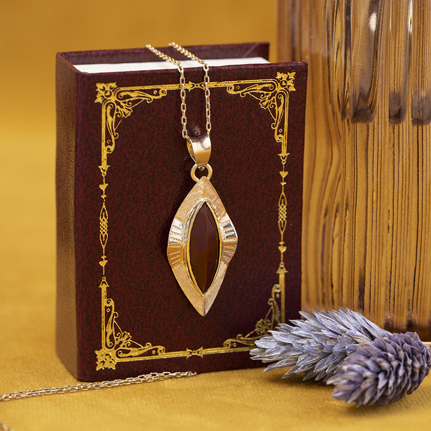 Gouden vintage hanger met carneool 14 kt