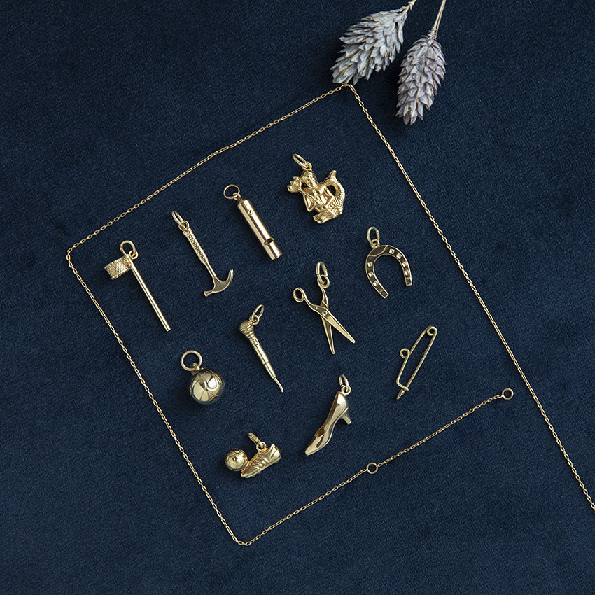 Gouden vintage korfbal paal hanger 14 krt