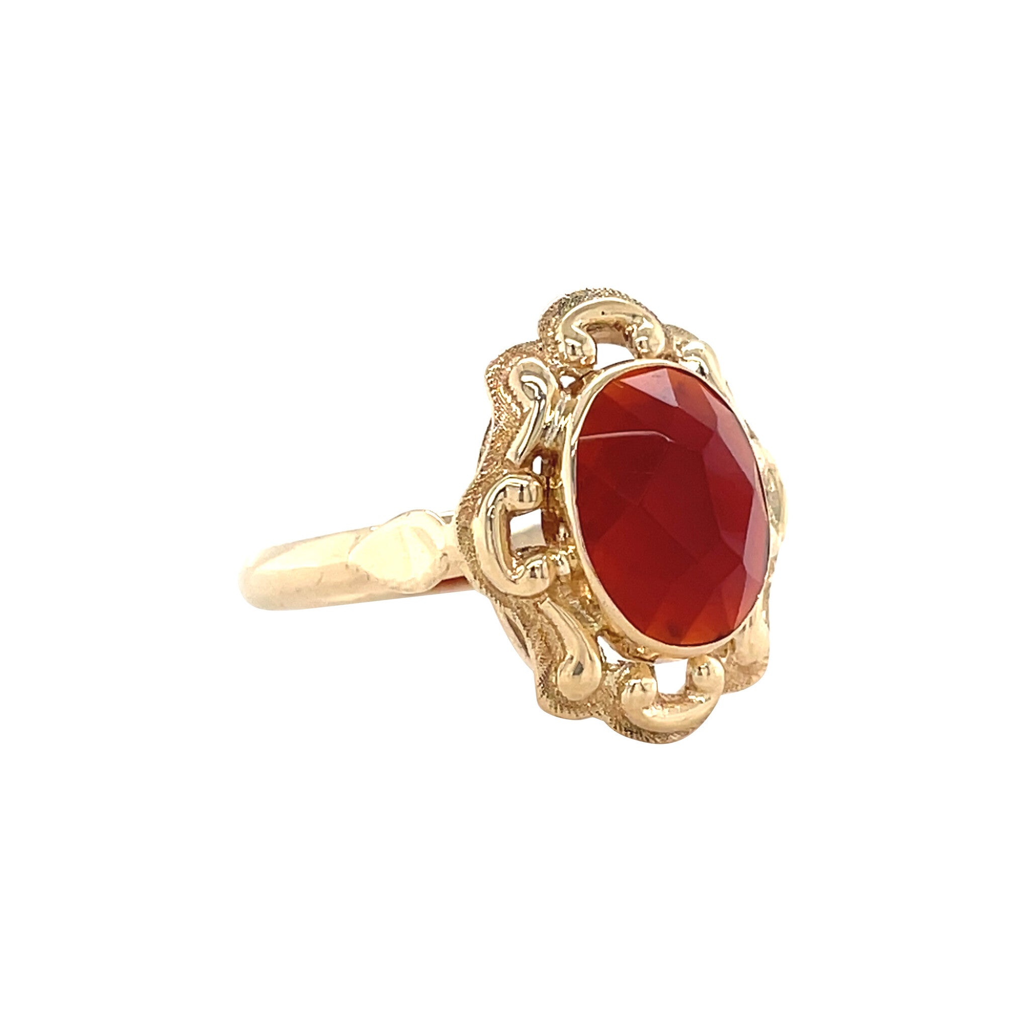 Gouden vintage ring met carneool 14 krt