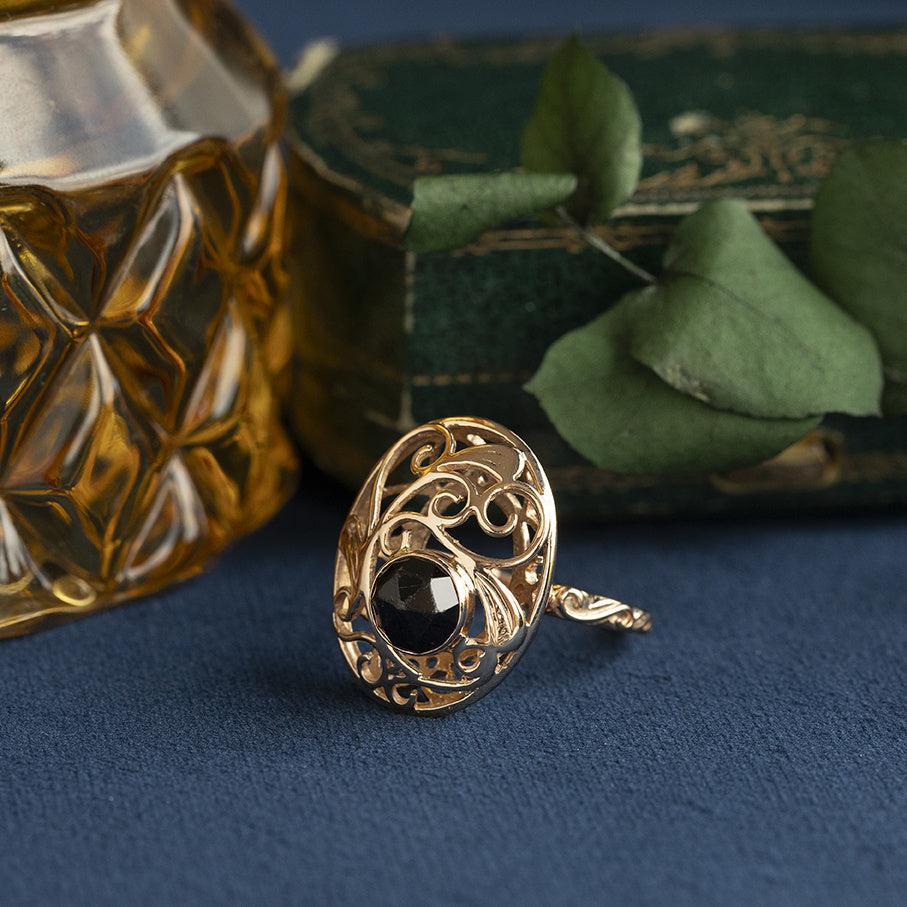 Gouden vintage ring met granaat 14 krt