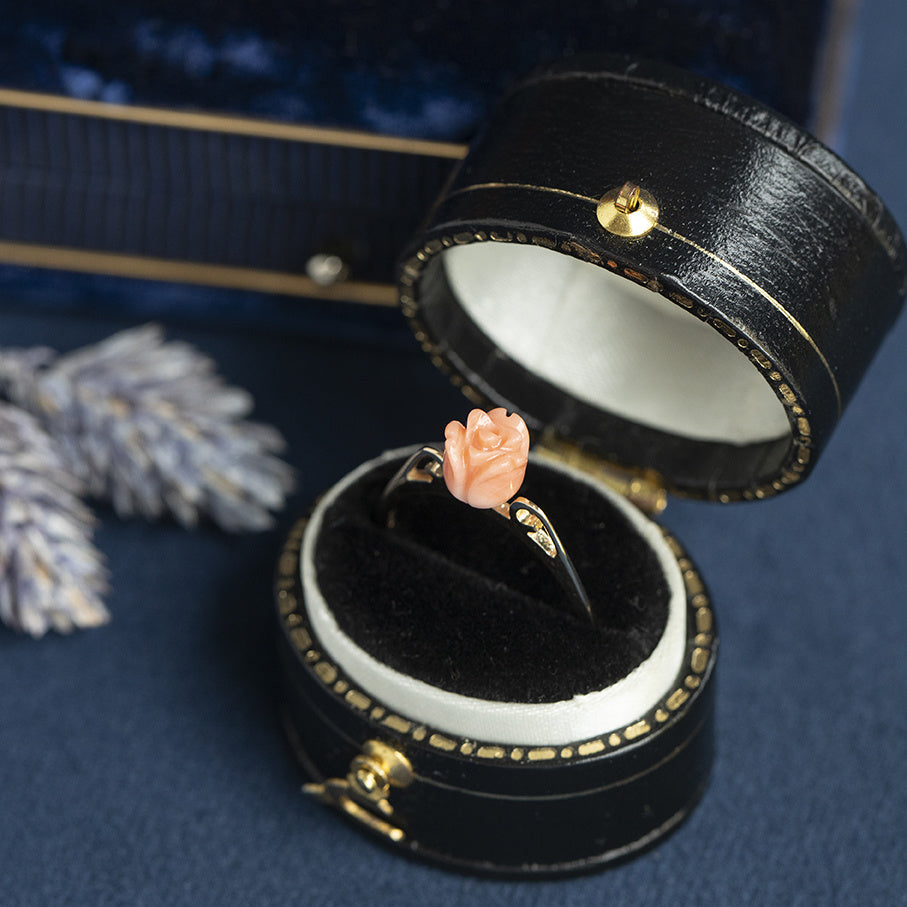 Vintage gold rose ring with coral, 14 kt