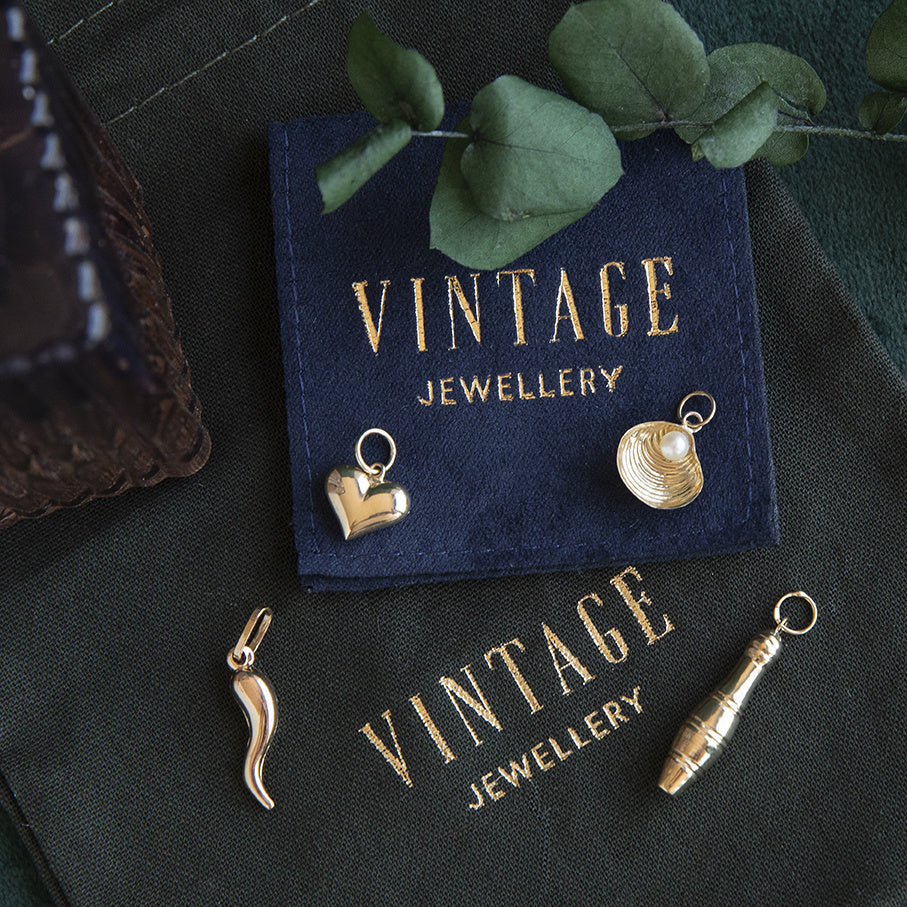 White gold vintage pendant with diamond 14 kt