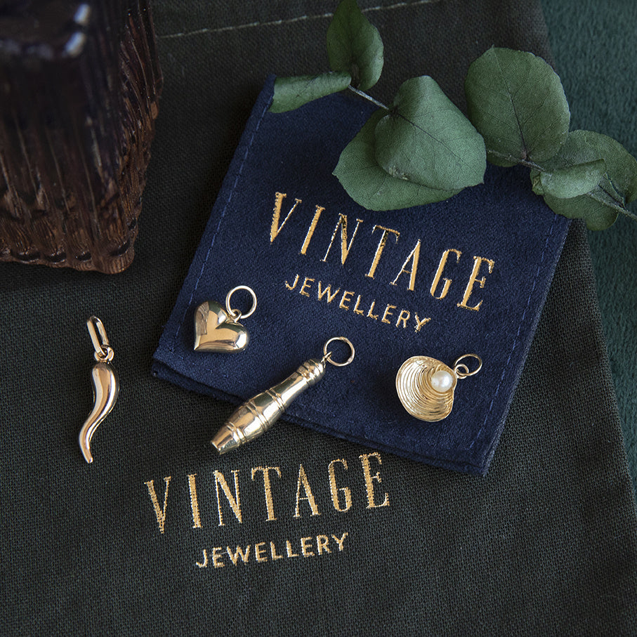 Gouden vintage hanger met saffier 14 krt