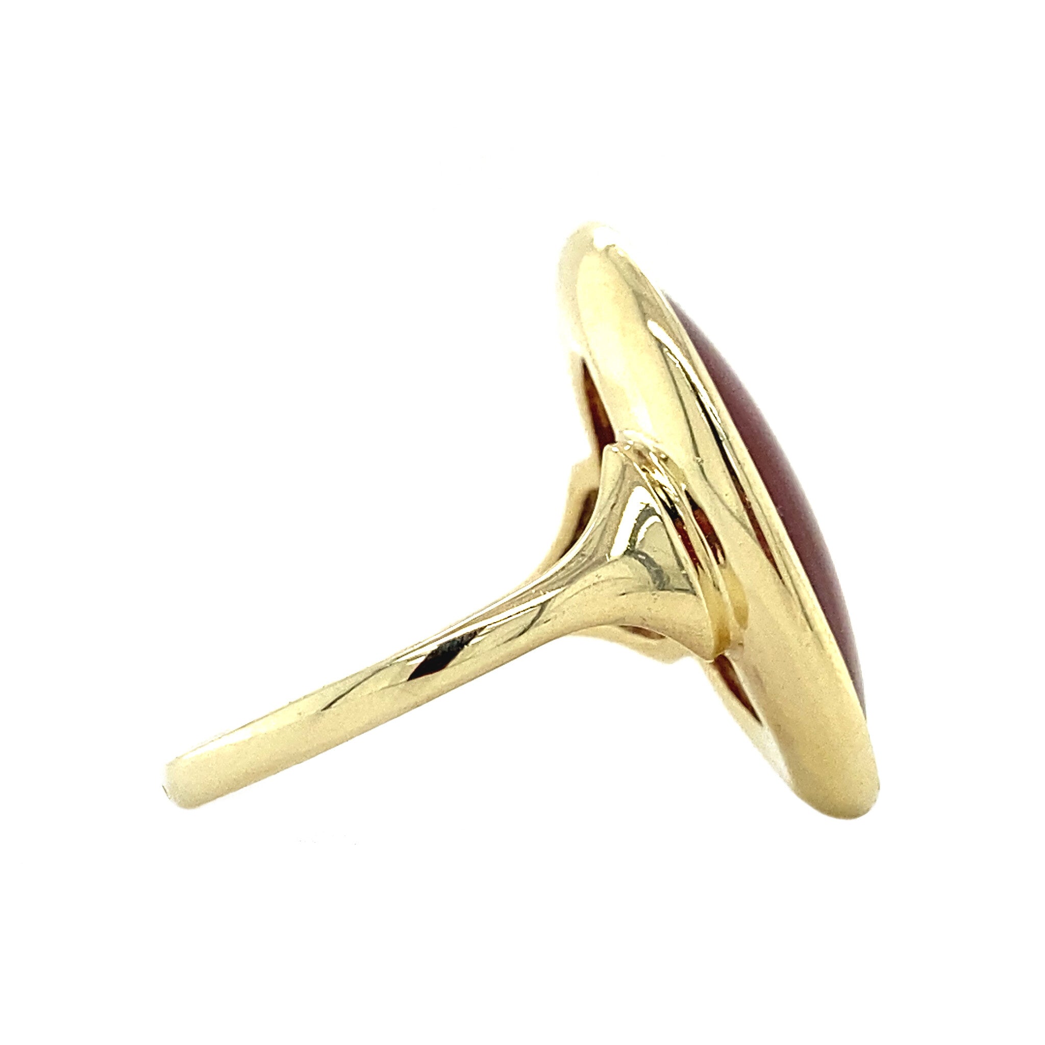 14 kt gold ring with carnelian