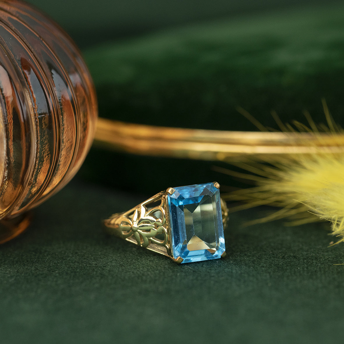 Ring met topaas 9 krt