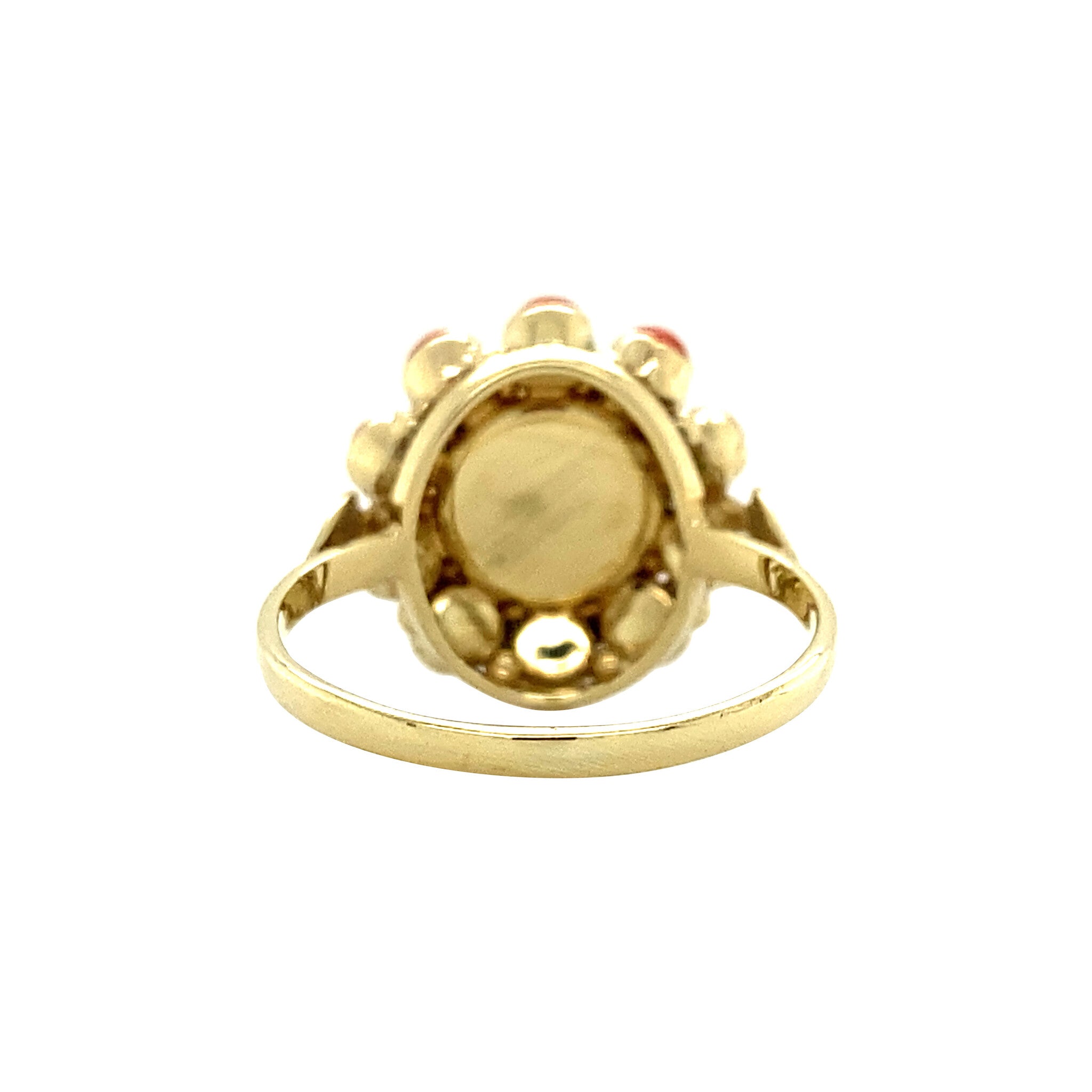 Gouden entourage ring met bloedkoraal 14 krt