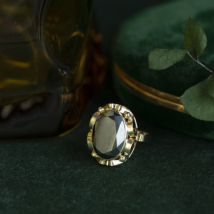 Gold ring with hematite 14 kt