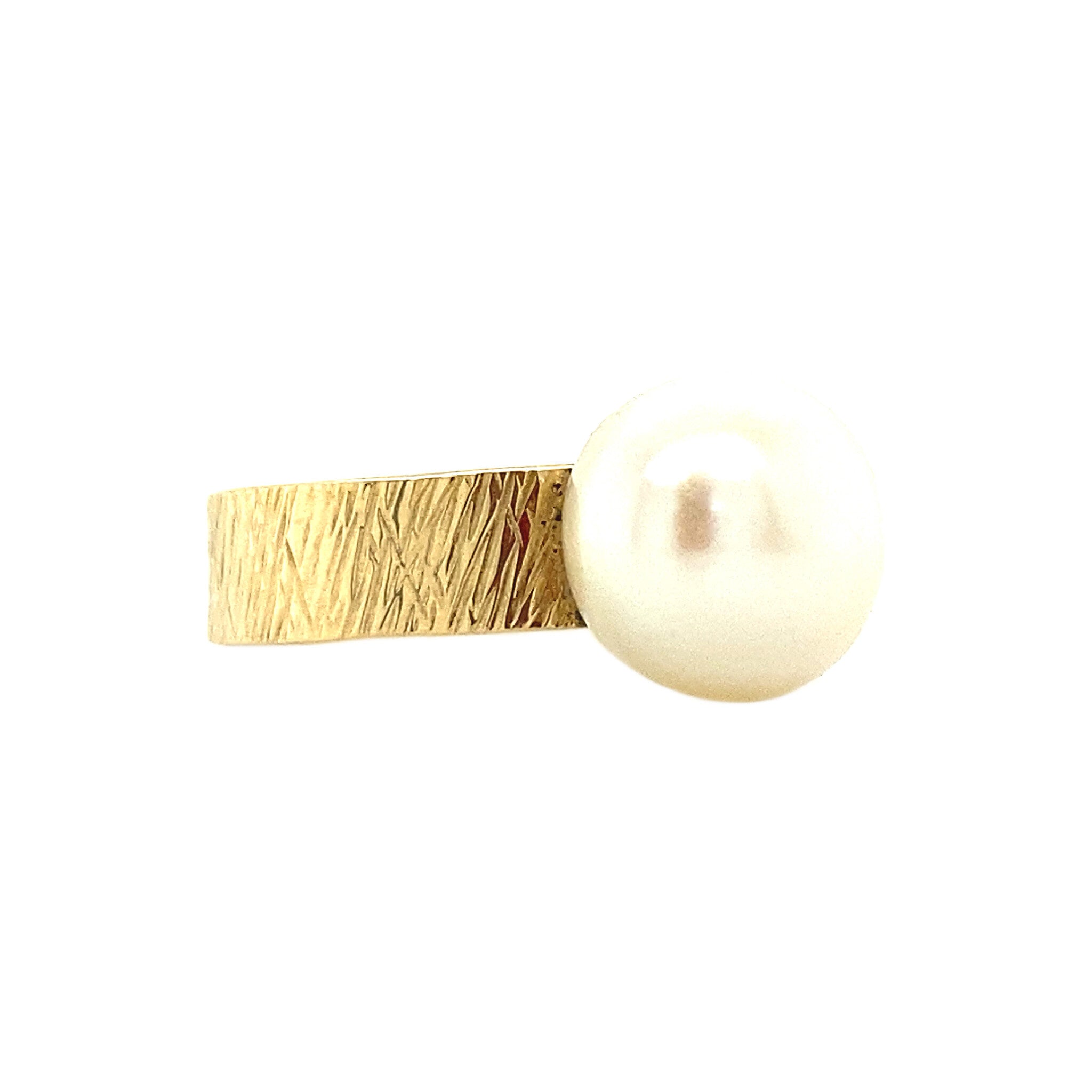 Gouden ring met parel 18 krt