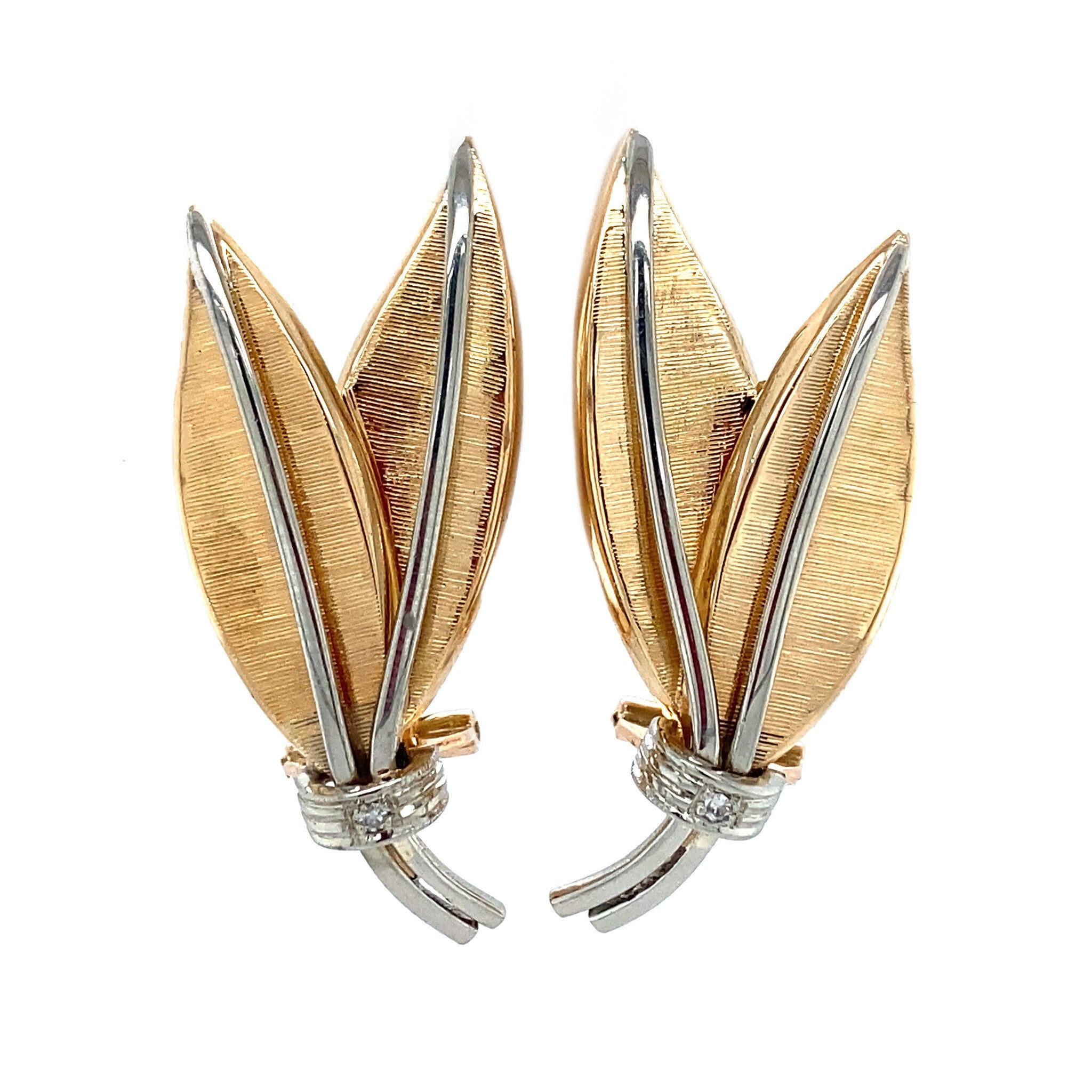 18 kt gold diamond stud earrings