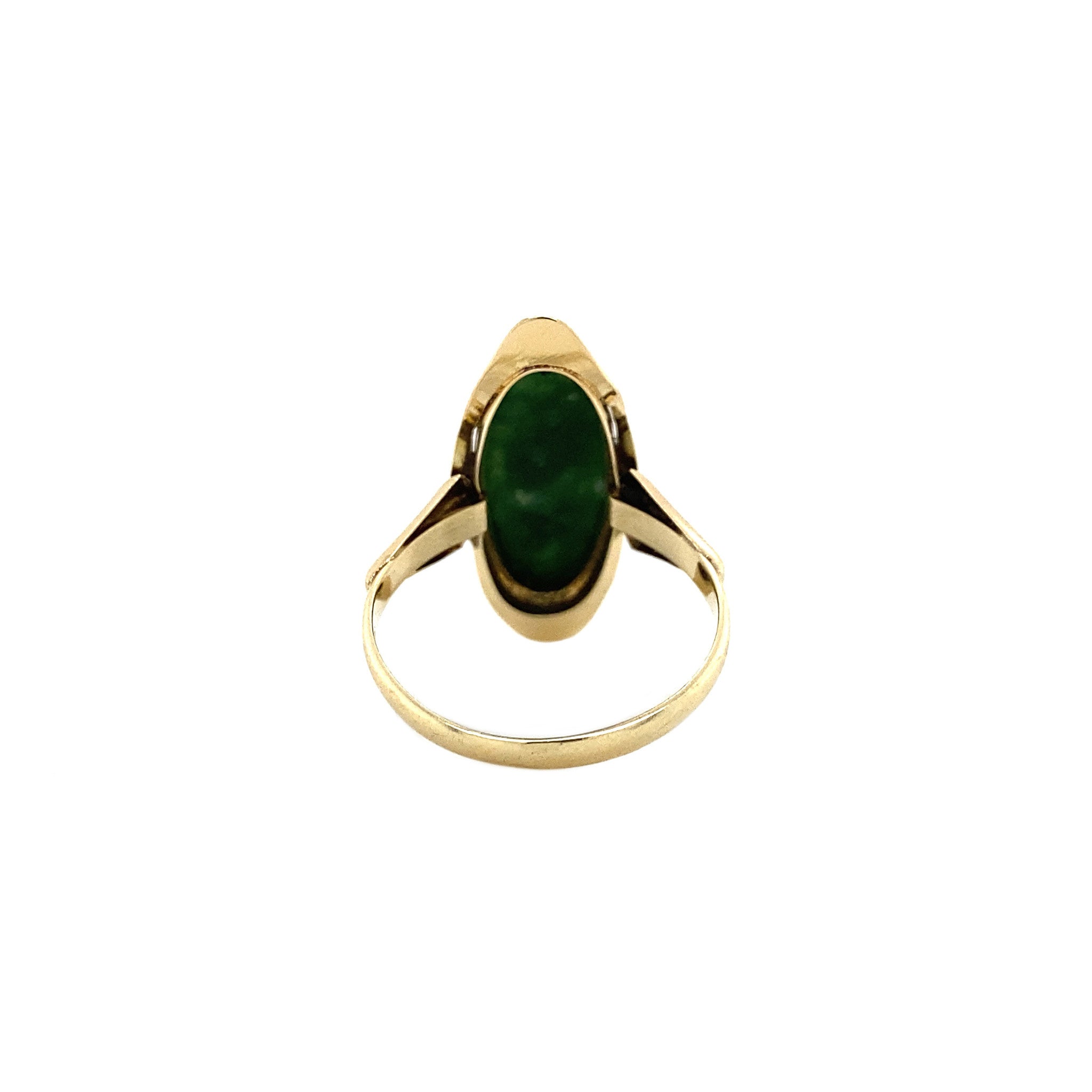 14 kt gold ring with jade