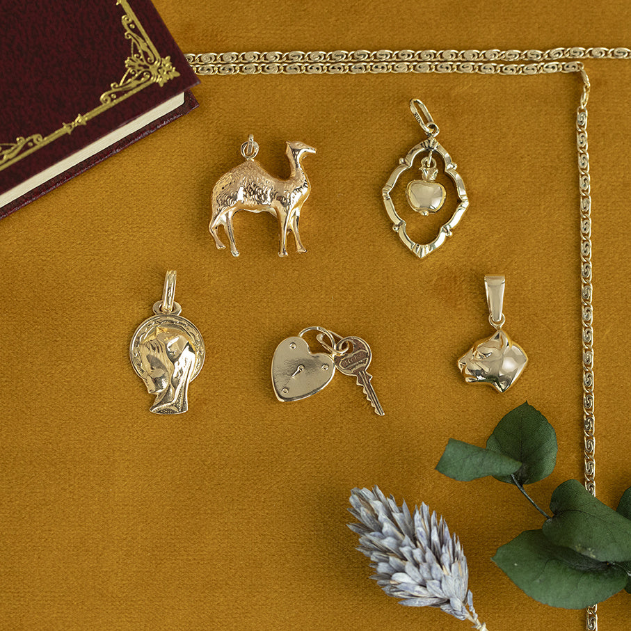 Vintage gold fantasy-style pendant, 14 kt