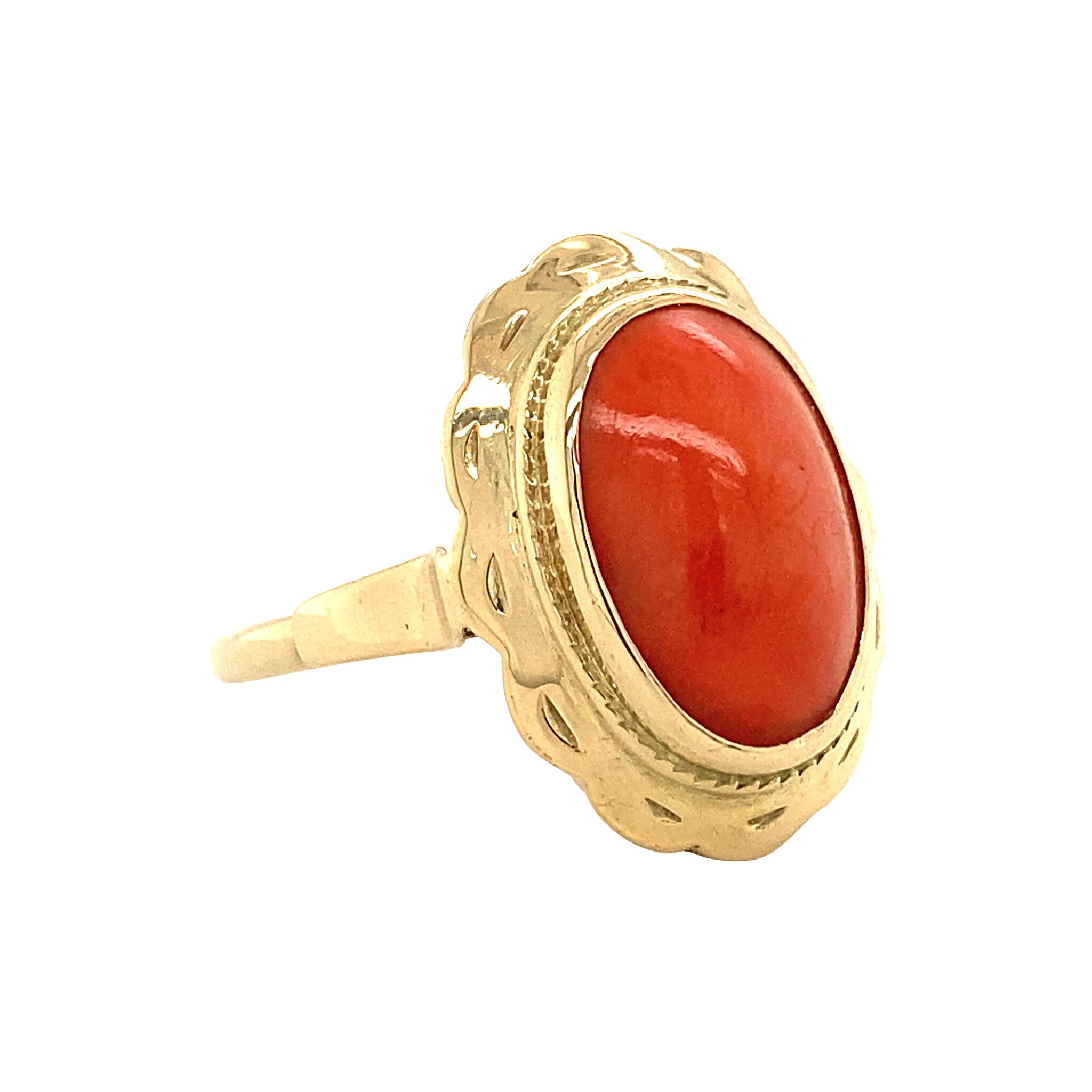 14 kt gold ring with blood coral