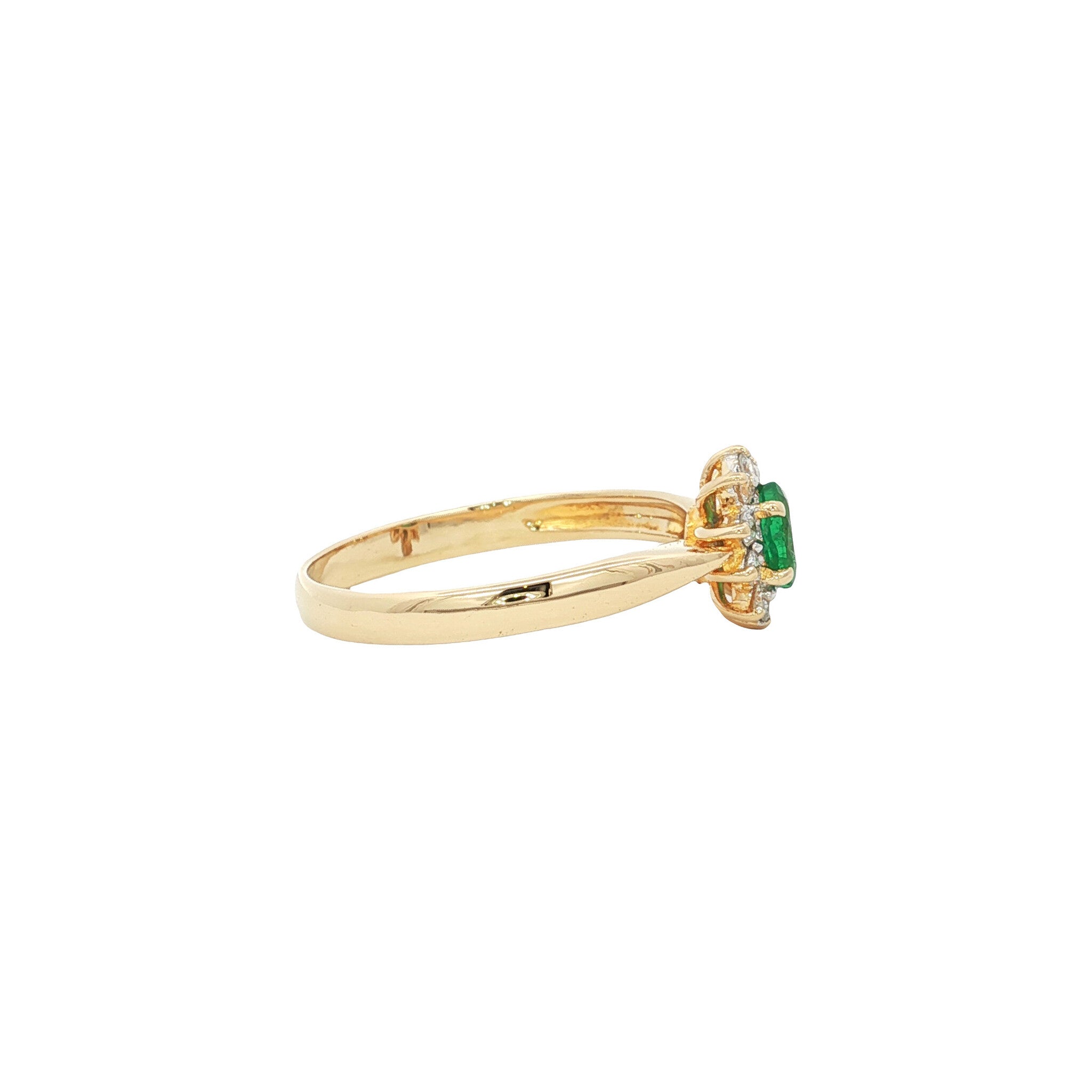 18 kt gold vintage cluster ring with emerald and diamond