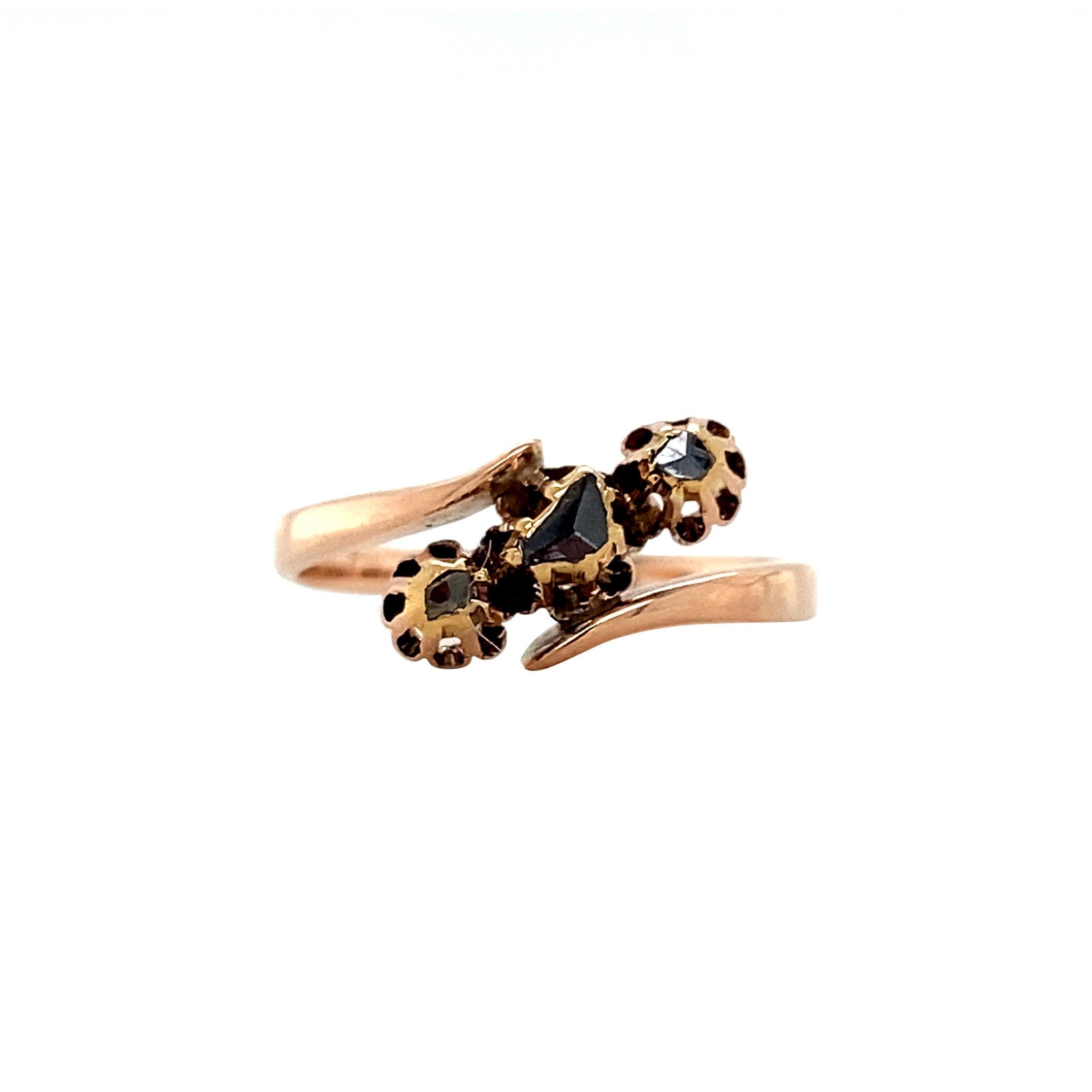 Vintage rose-gold hammered ring with rose diamond 14 kt
