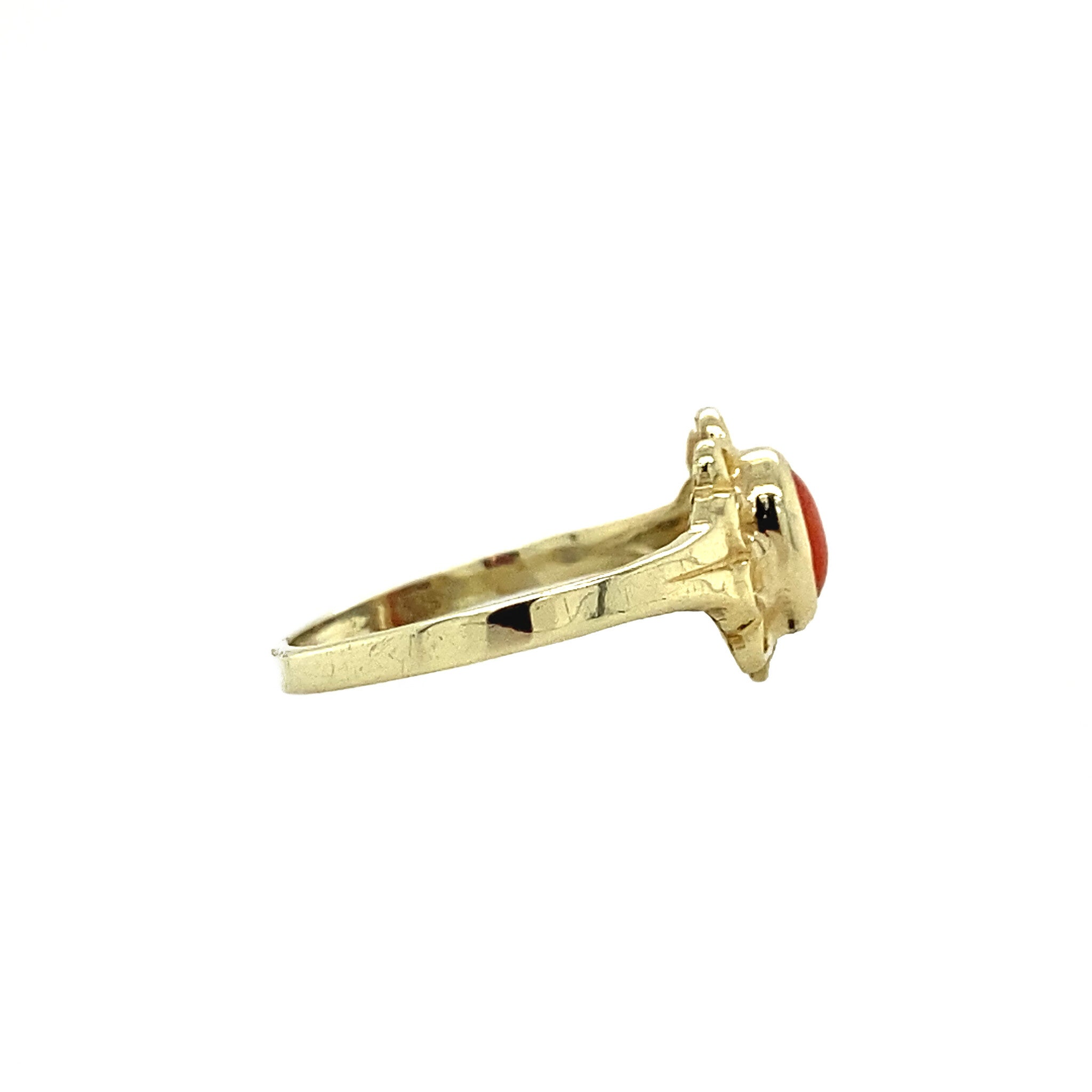 Gouden ring met bloedkoraal 14 krt
