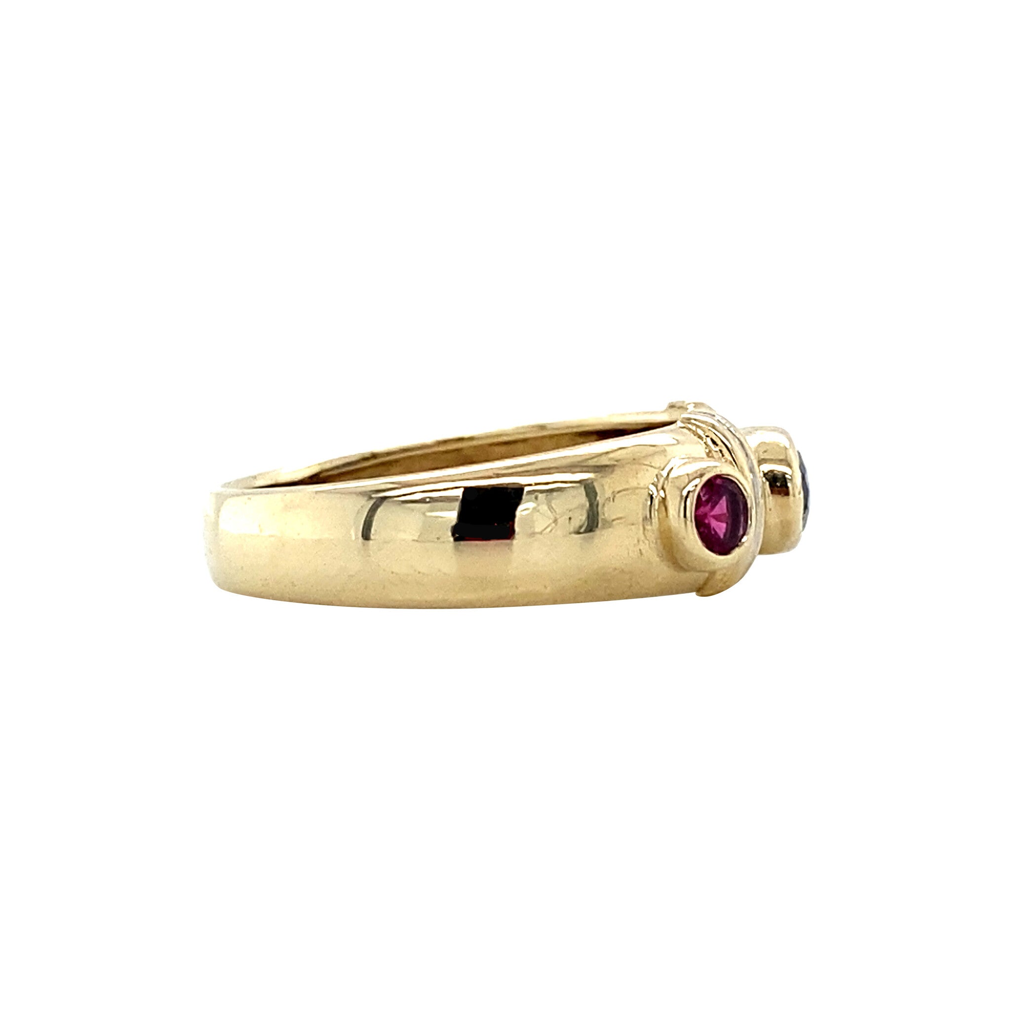 Gold vintage ring with ruby, sapphire and colour stone 14 krt