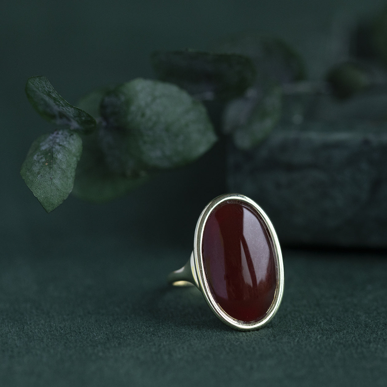 14 kt gold ring with carnelian