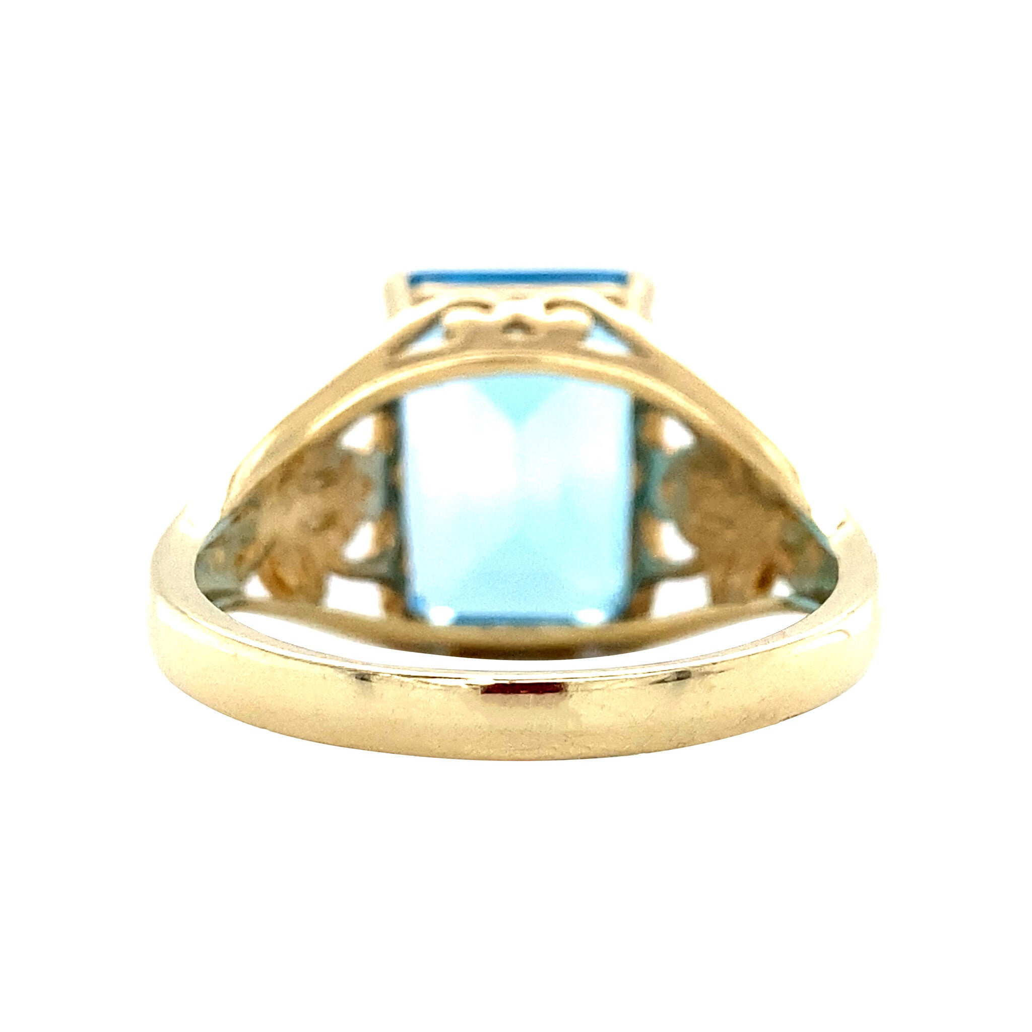 Ring with topaz 9 kt