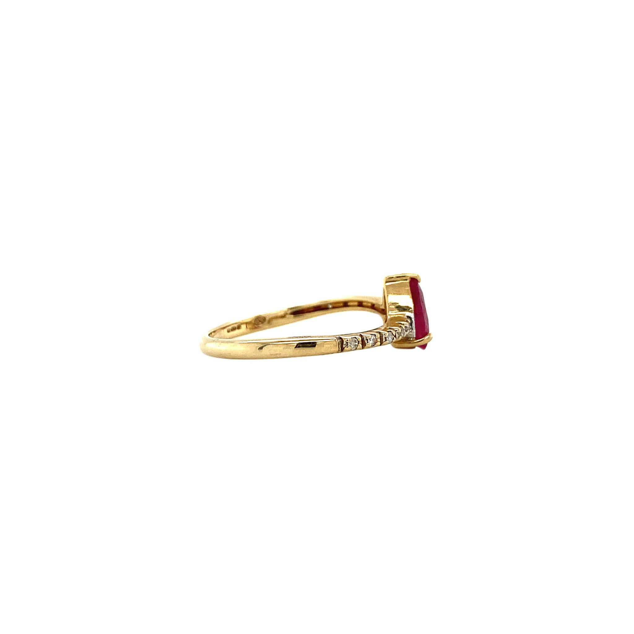Ring met robijn en diamant 9 krt