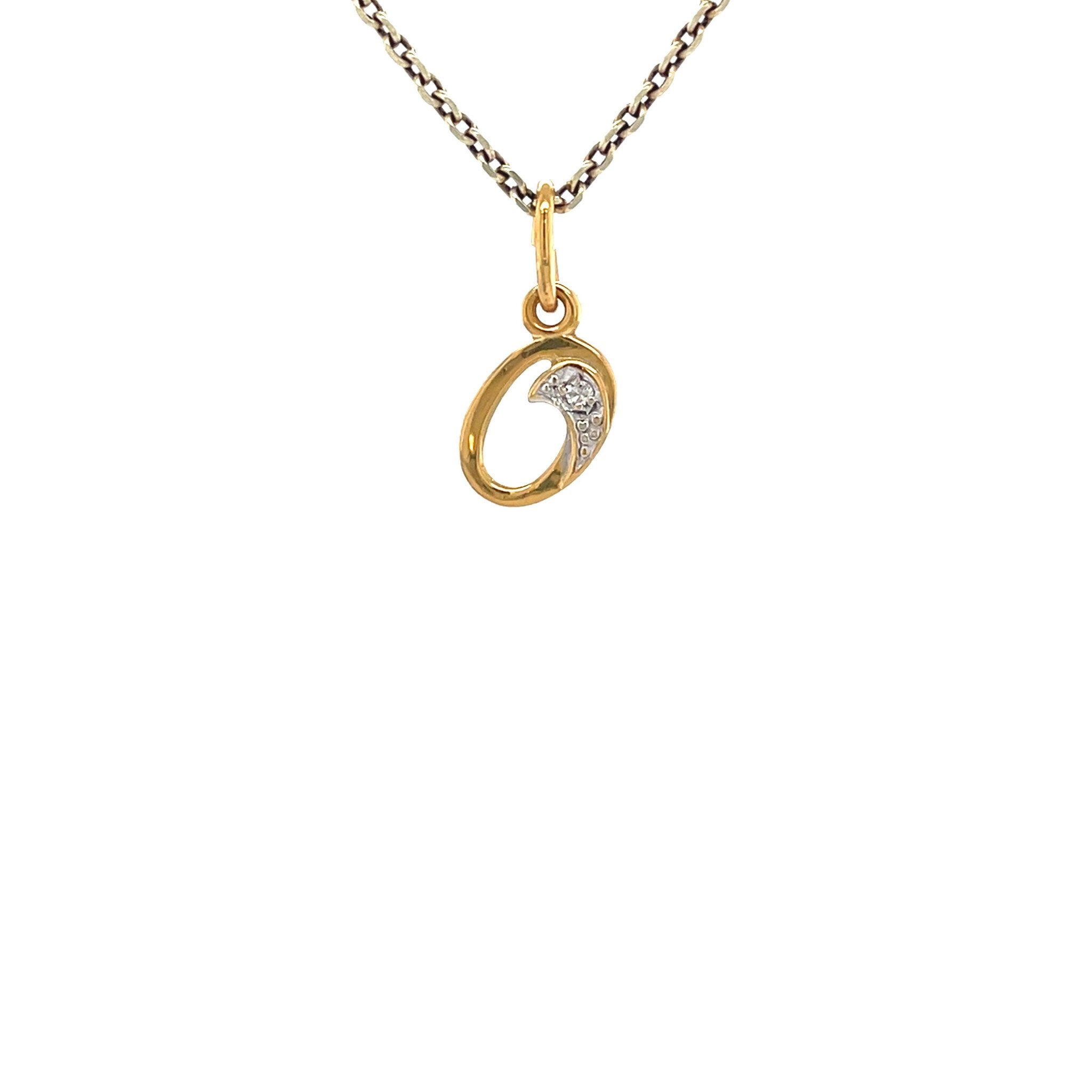 Gouden vintage letter O hanger met diamant 14 krt