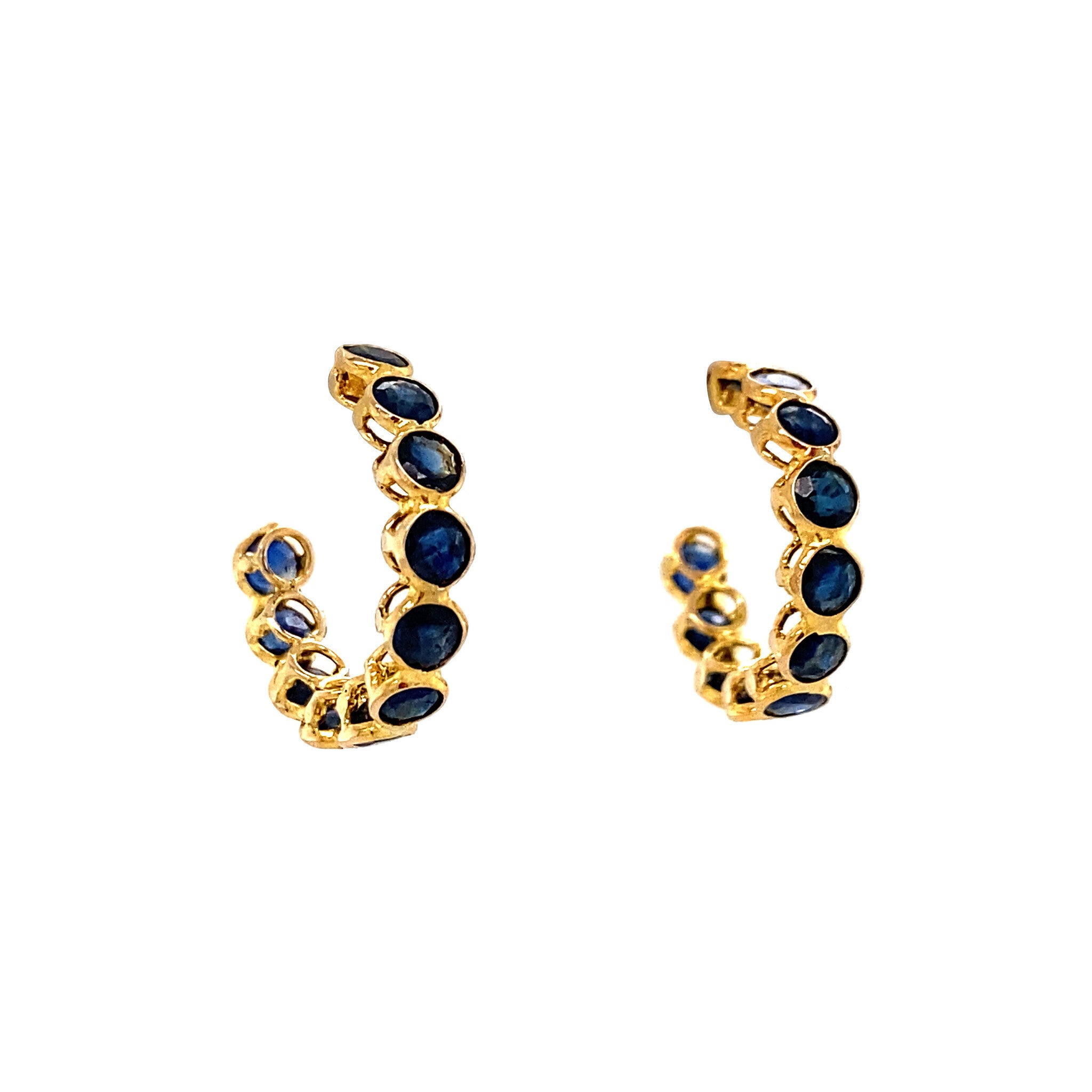 Gold stud earrings with natural sapphire, 14 kt