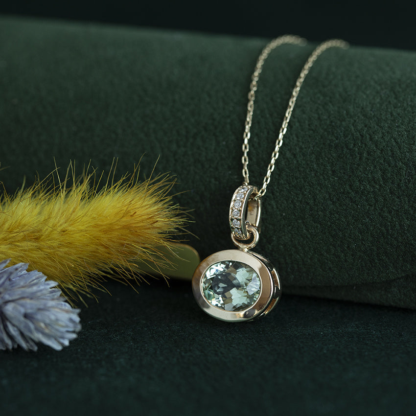 Vintage gold pendant with prasiolite and diamond, 14 kt