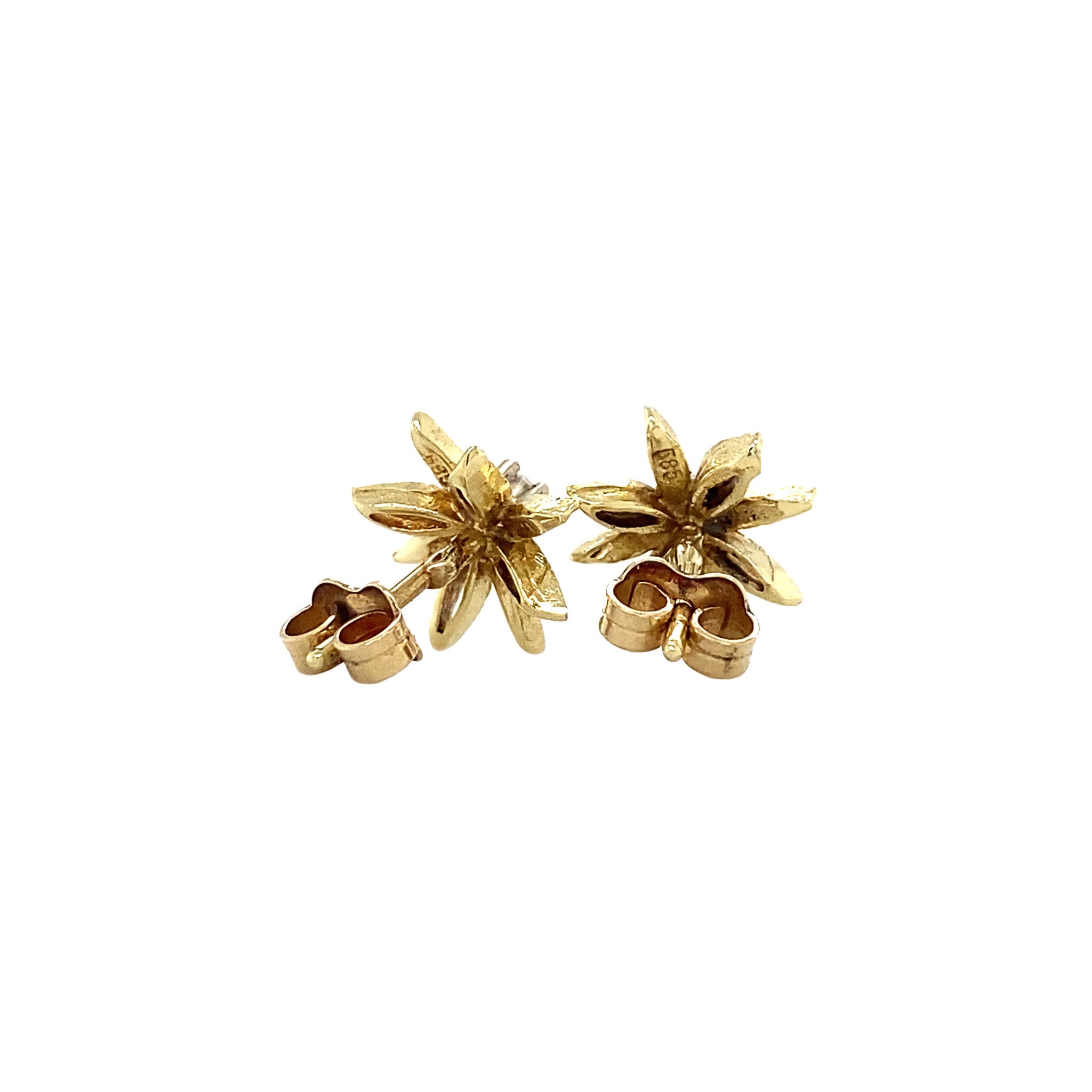 Gouden oorstekers met diamant 14 krt