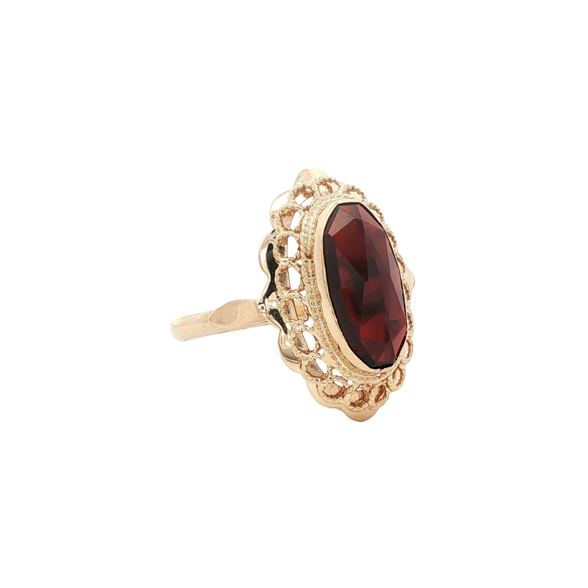 Gold vintage ring with garnet 14 kt