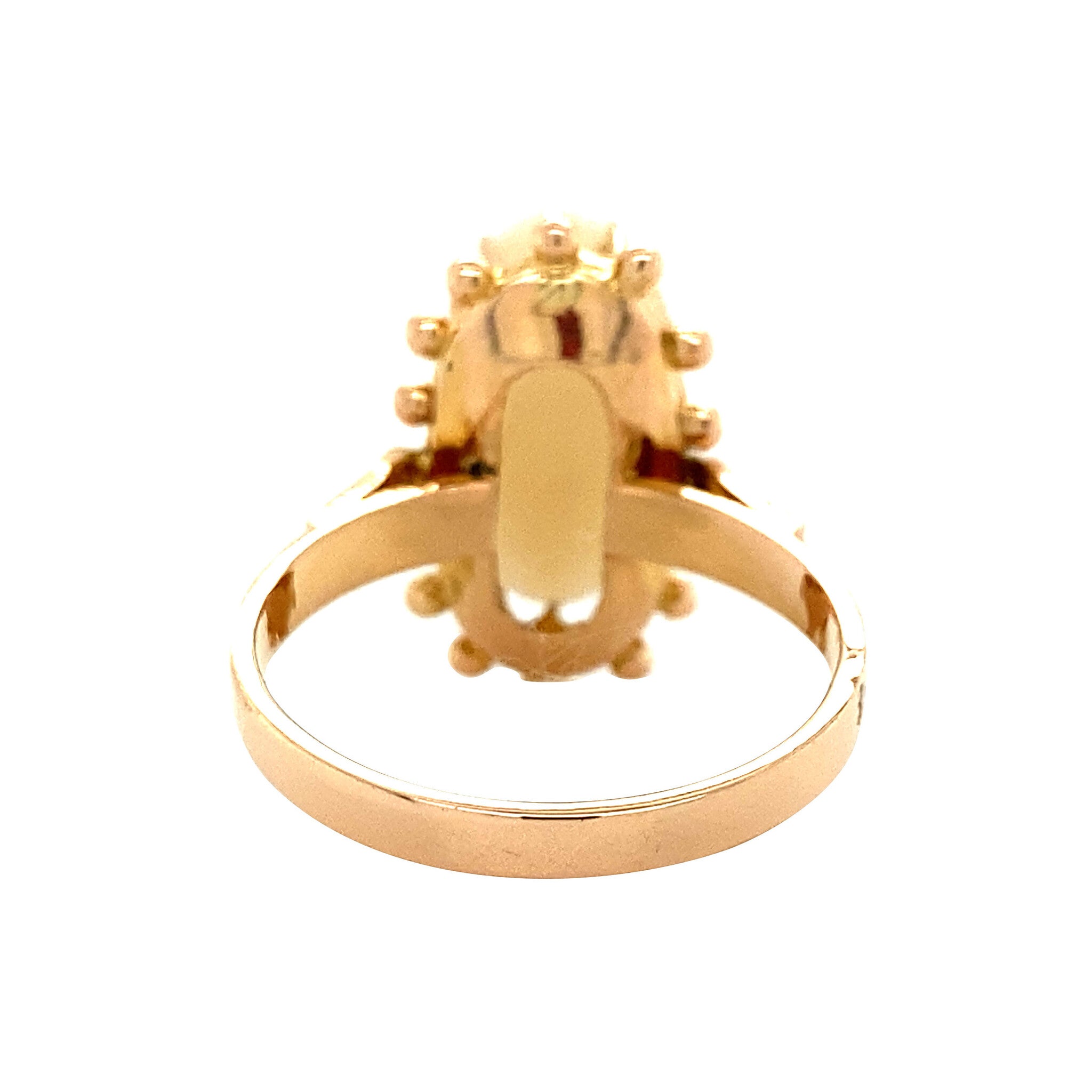 Gold ring with opal 18 krt