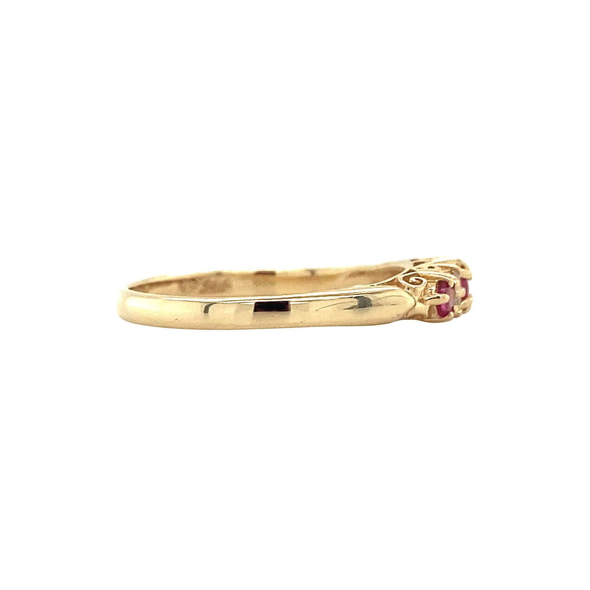 Gouden rijring met natuurlijke robijn en diamant 14 krt