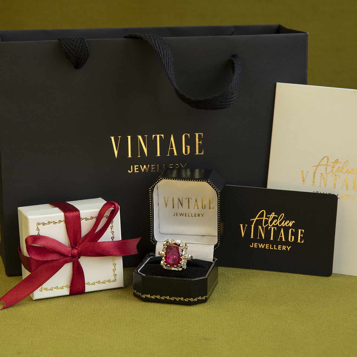 Queen's ring 925 - Hot Pink