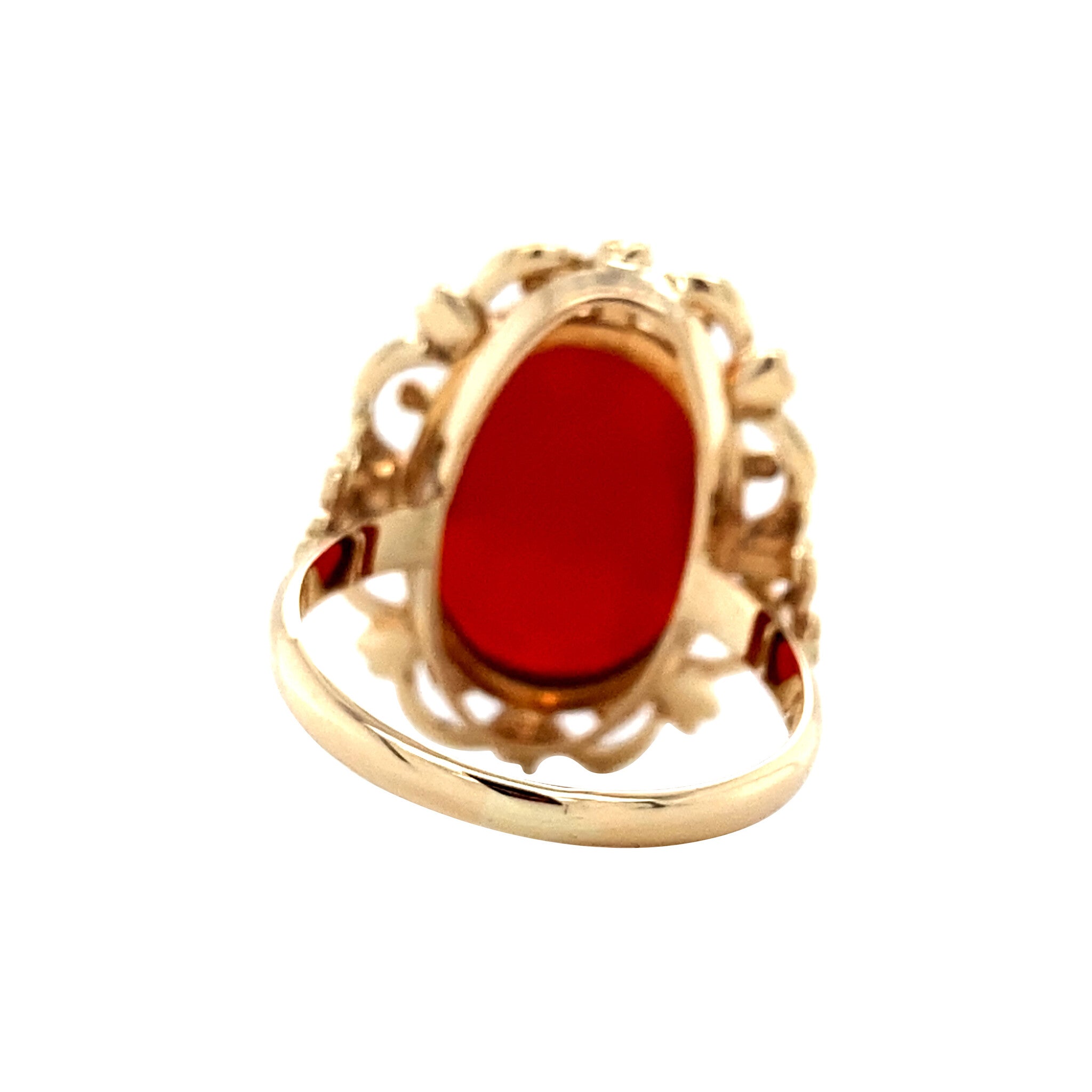 Gold ring with carnelian 14 kt