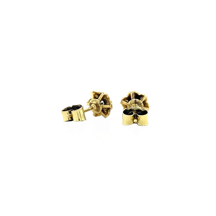 14 kt gold halo stud earrings with diamond