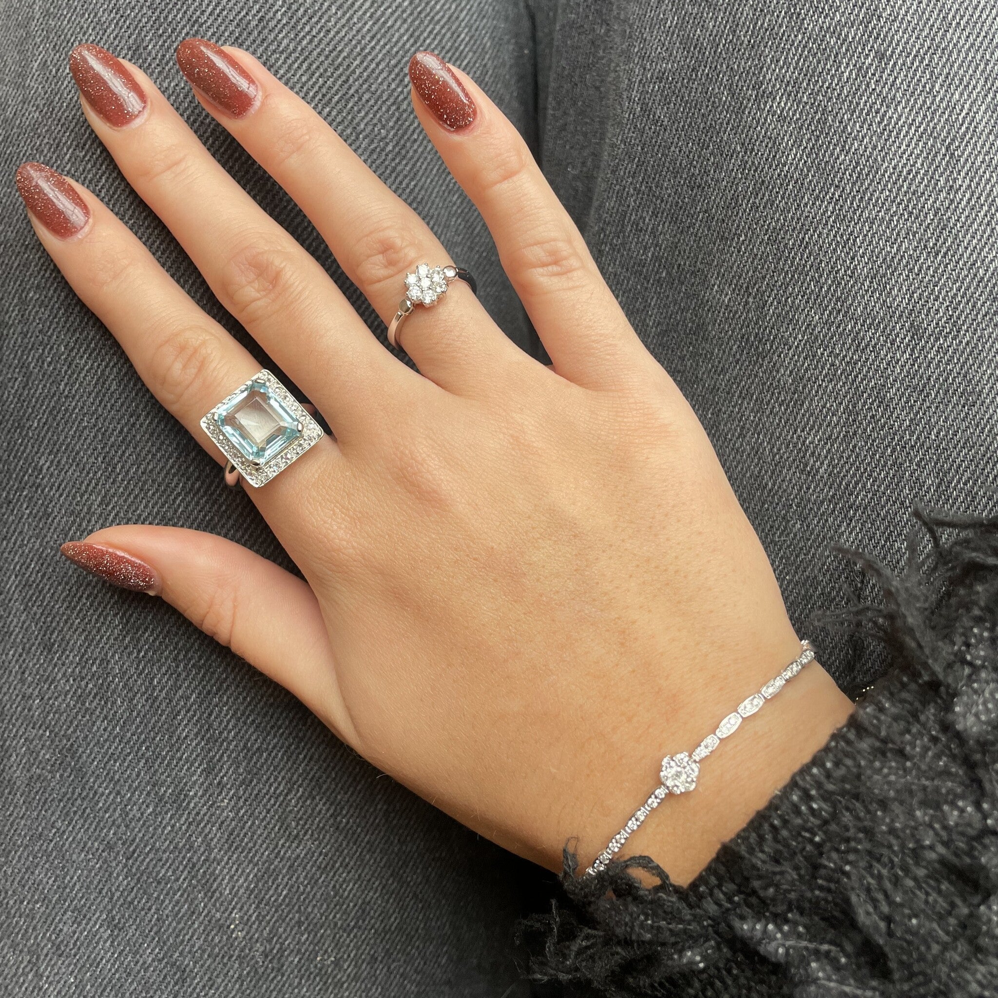 Witgouden ring met aquamarijn en roosdiamant 14 krt