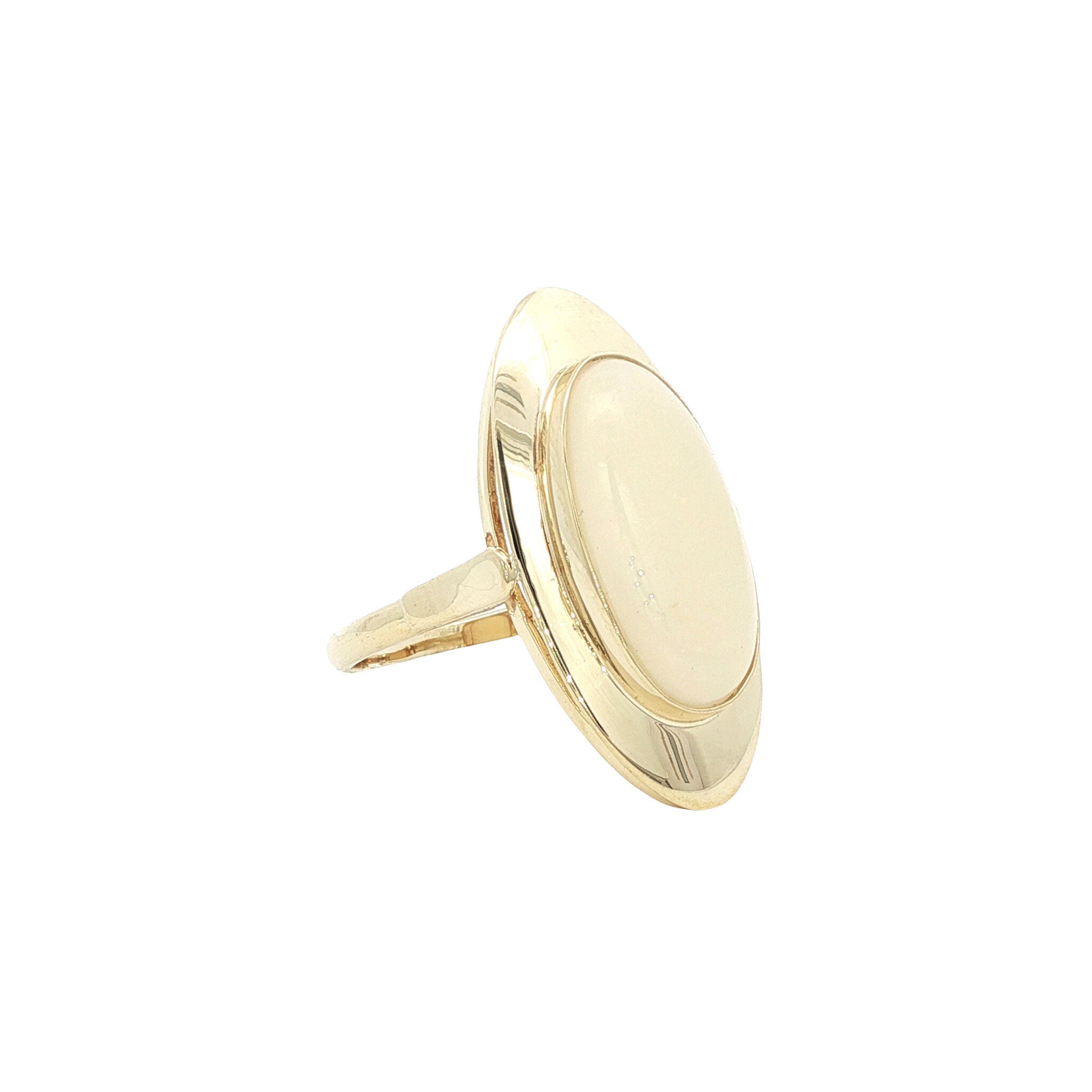 14 kt gold ring with opal