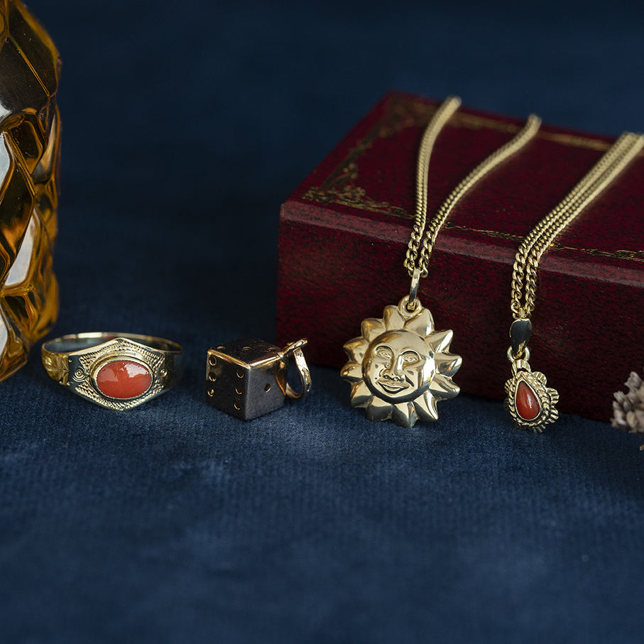 Gold vintage sun pendant 14 kt