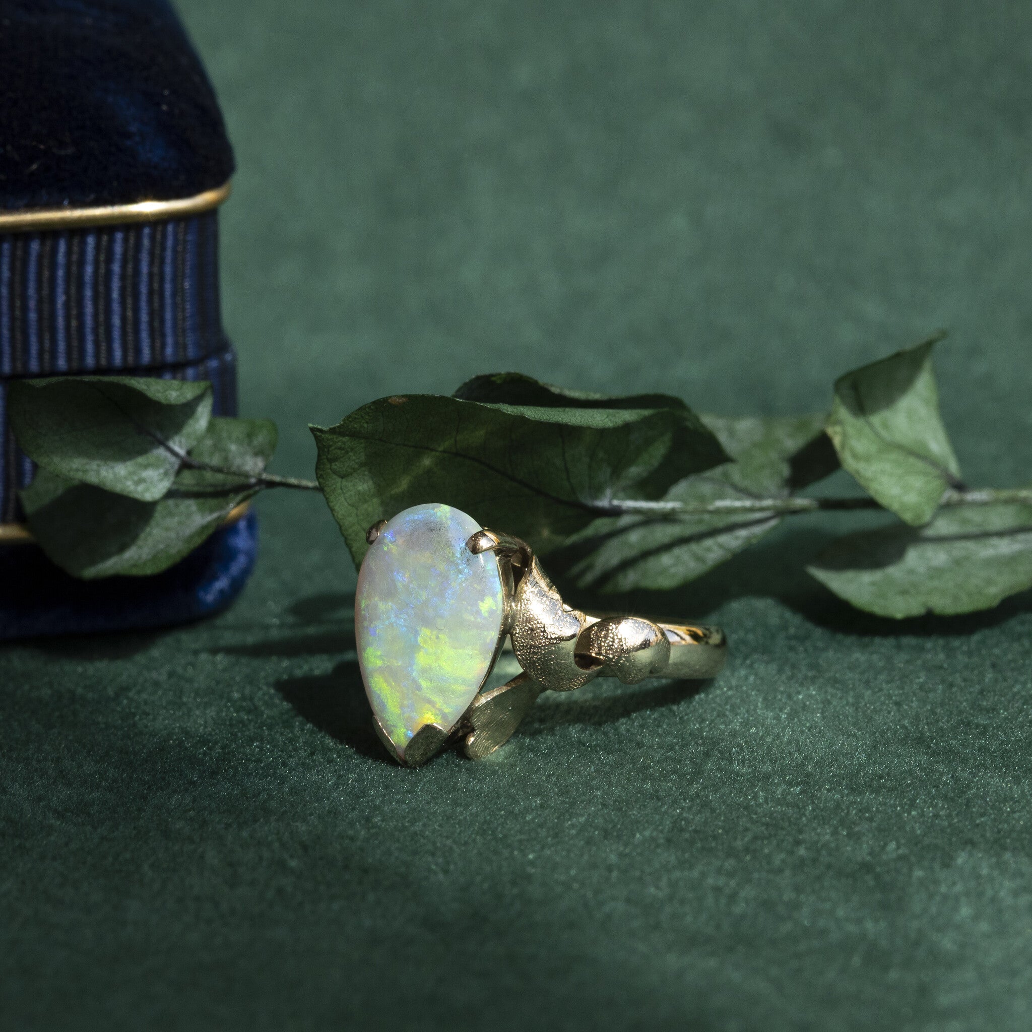 Ring met opaal 12 krt