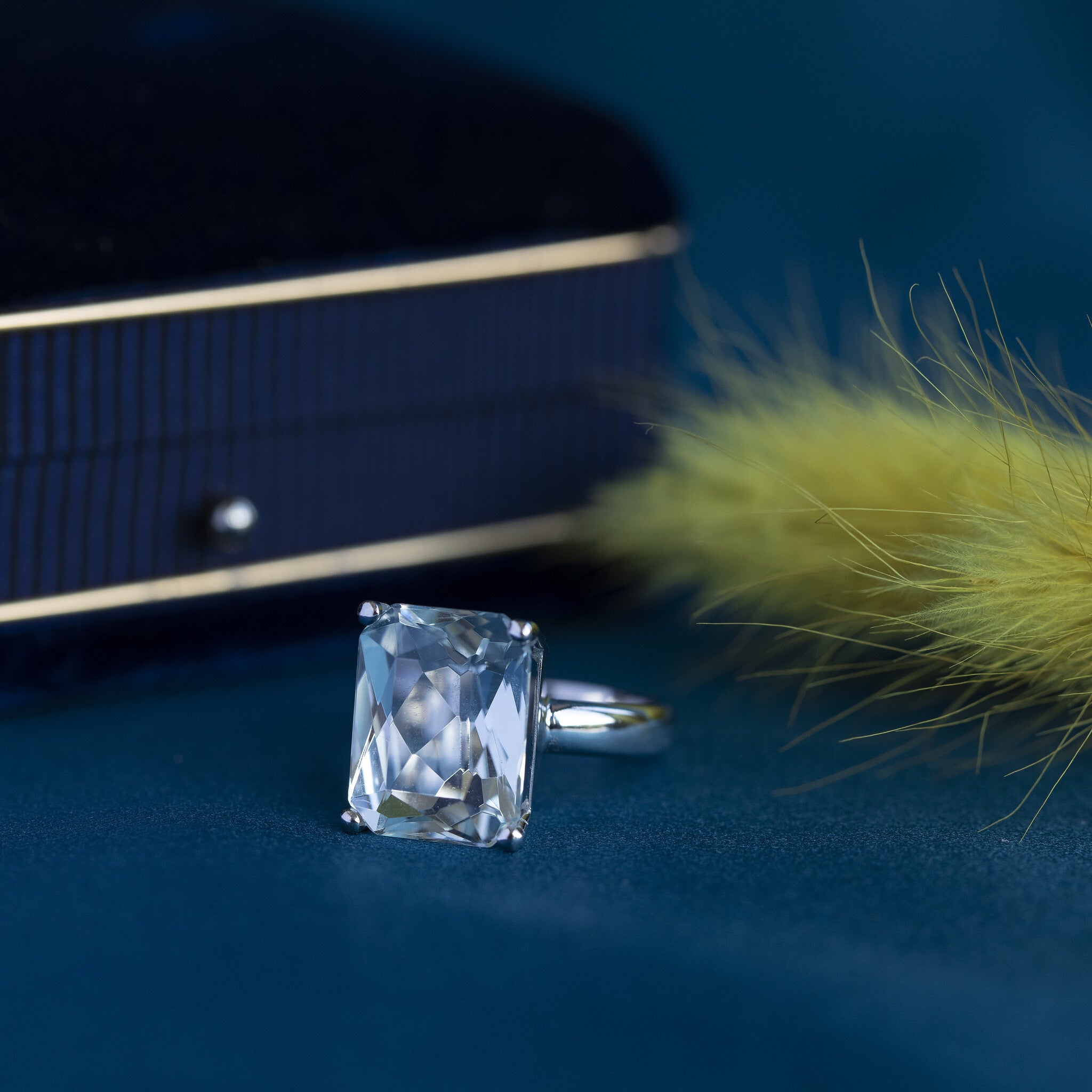 Witgouden ring met aquamarijn 14 krt