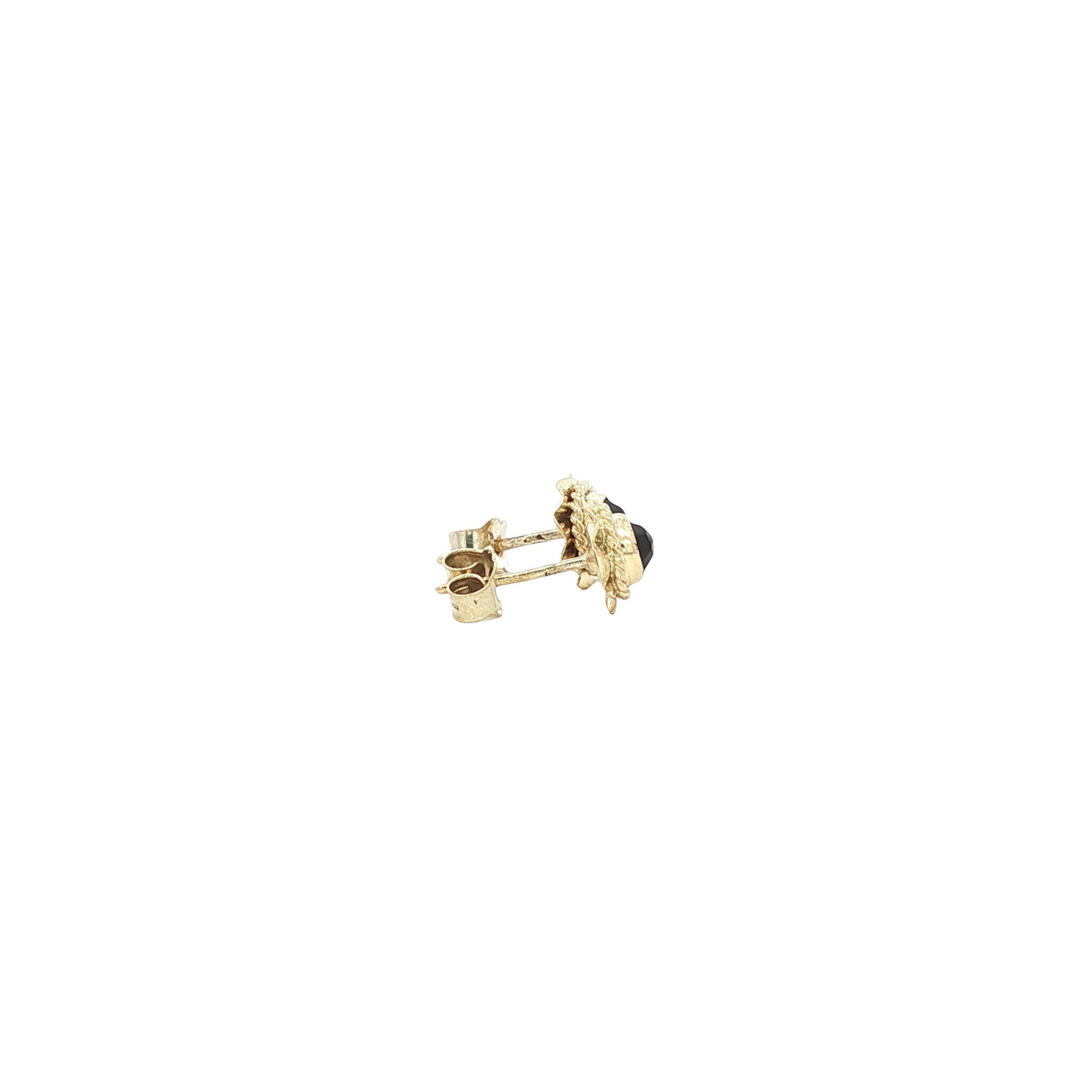 Gold vintage stud earrings with garnet 14 kt