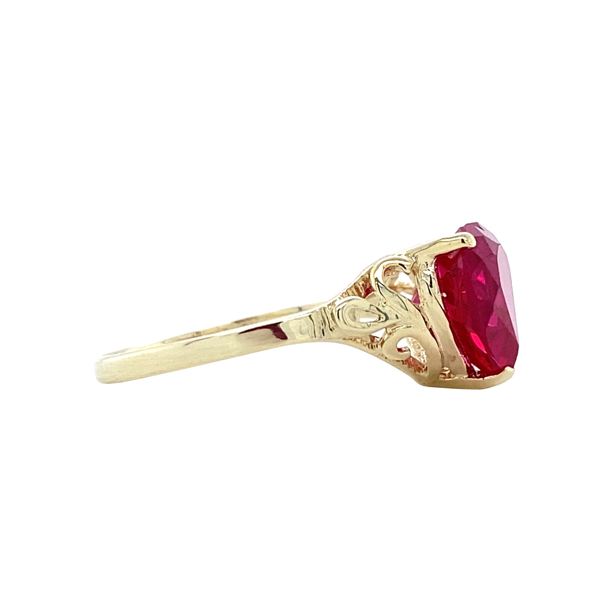 Vintage heart-shaped ring with ruby, 10 kt