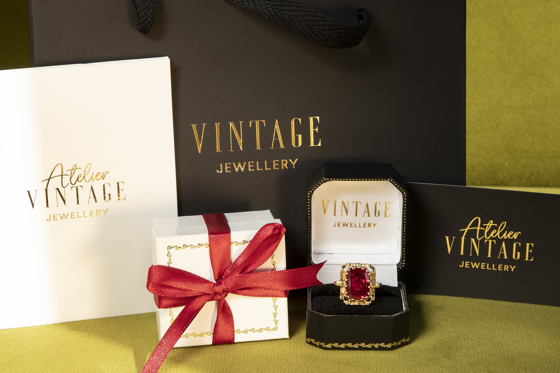 Queen's ring 14 krt - Hot Pink