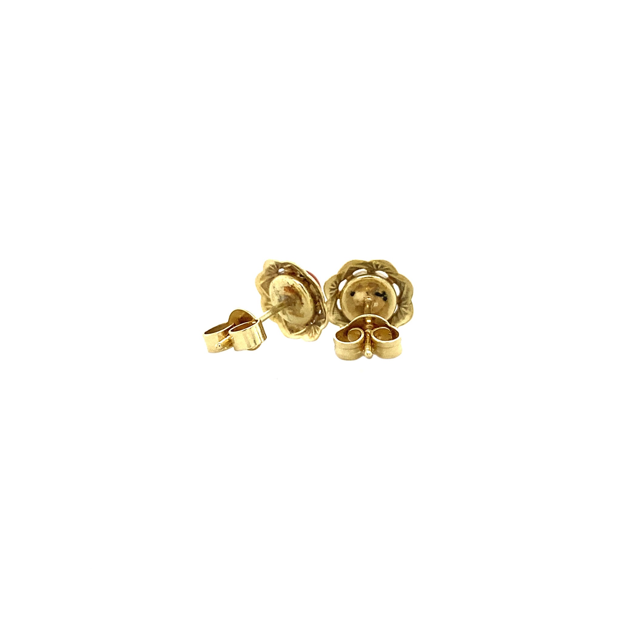Gouden oorstekers met bloedkoraal 14 krt