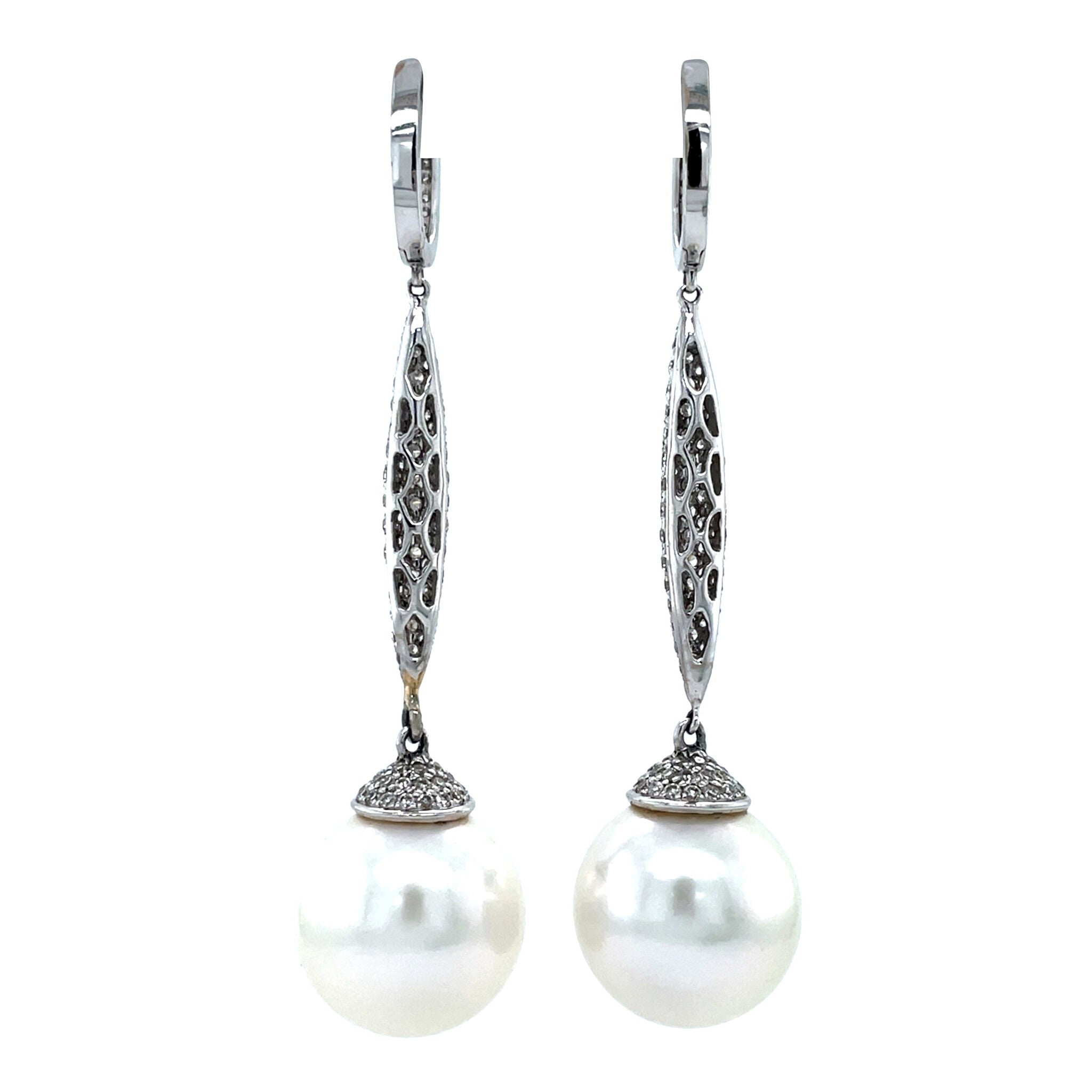 White gold vintage ear pendants with diamond and pearl 18 kt