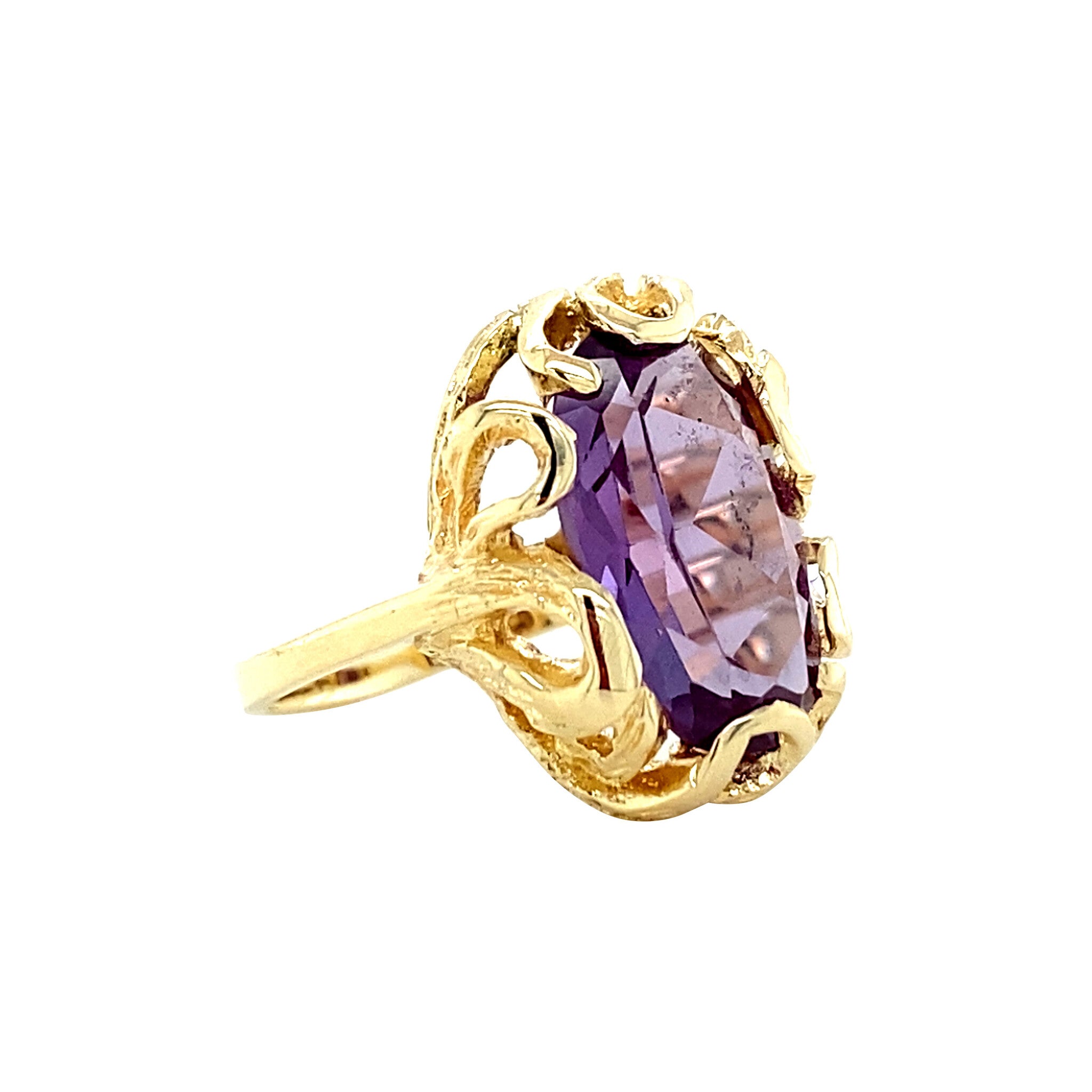 Gouden vintage ring met synthetische saffier 14 krt