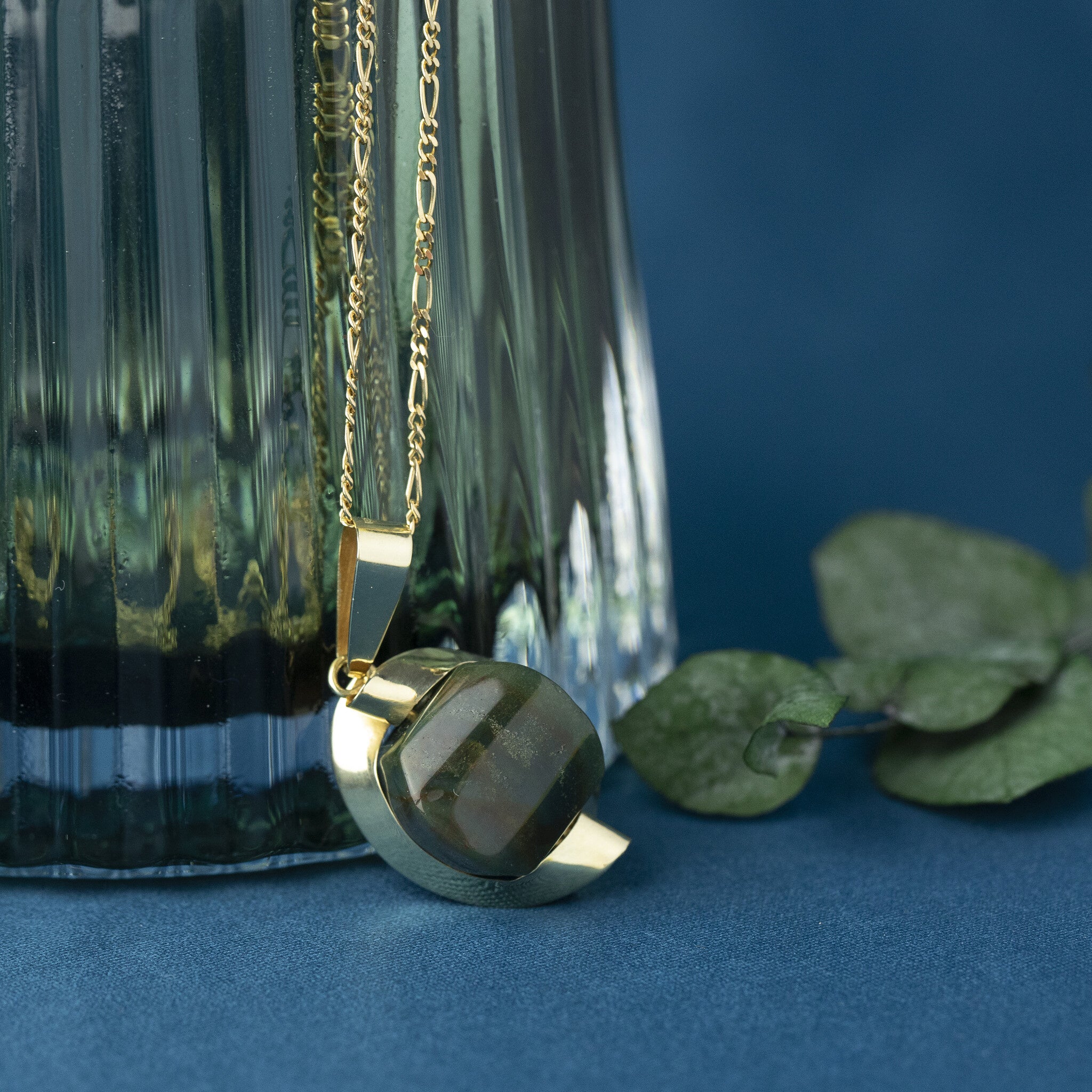 Gouden hanger met jade 14 krt