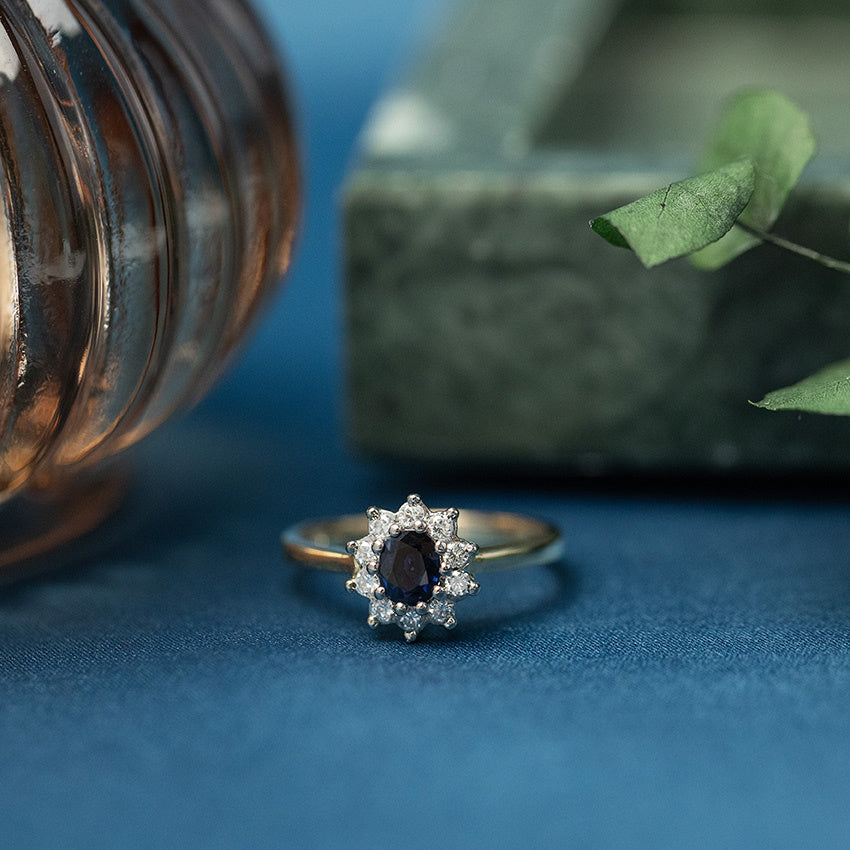 14 kt gold ring with sapphire and diamond