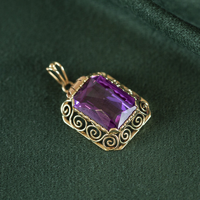 Gouden hanger met saffier 14 krt