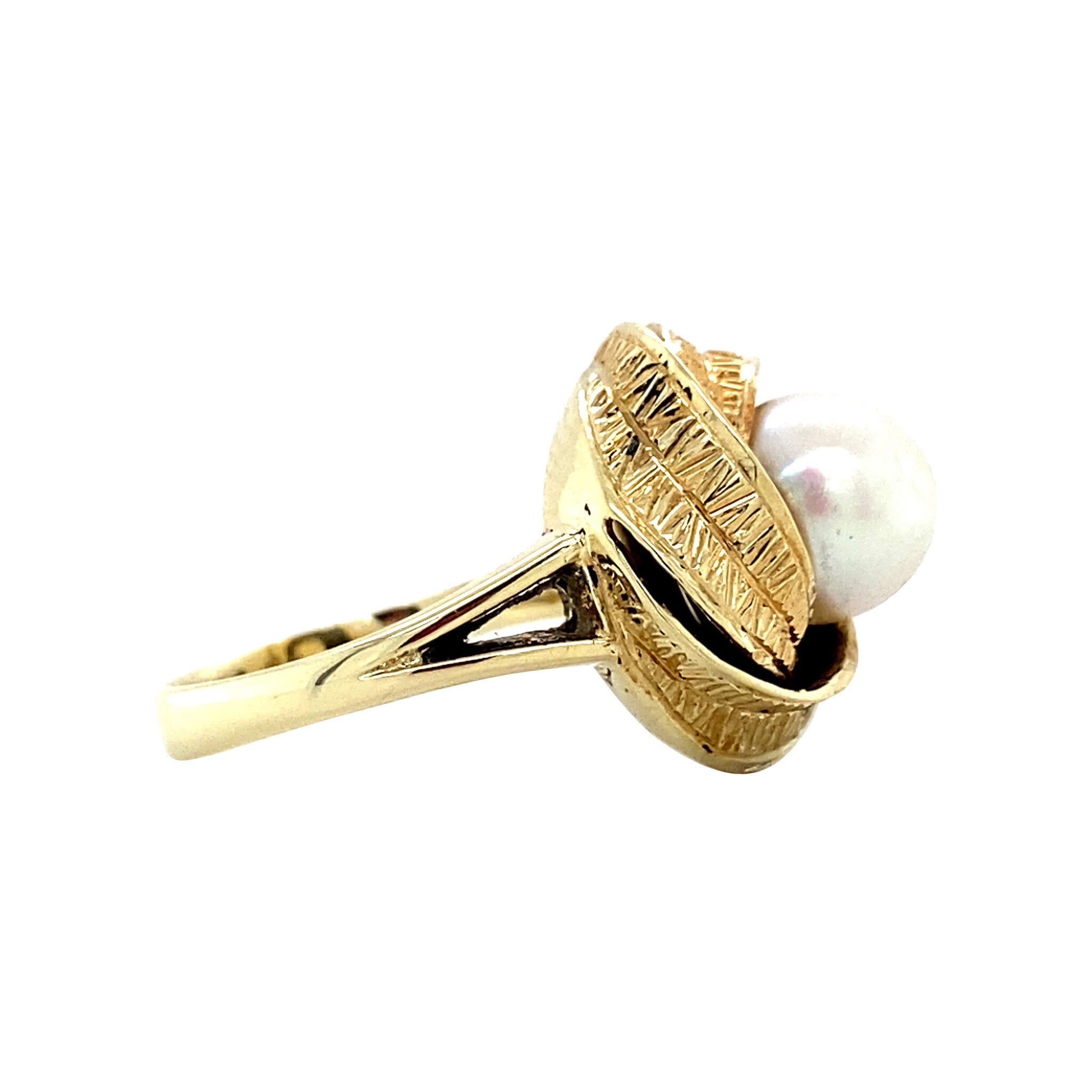 14 kt gold ring with pearl