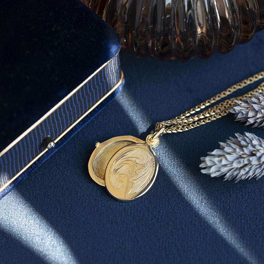 Vintage gold locket with engraving, 14 kt