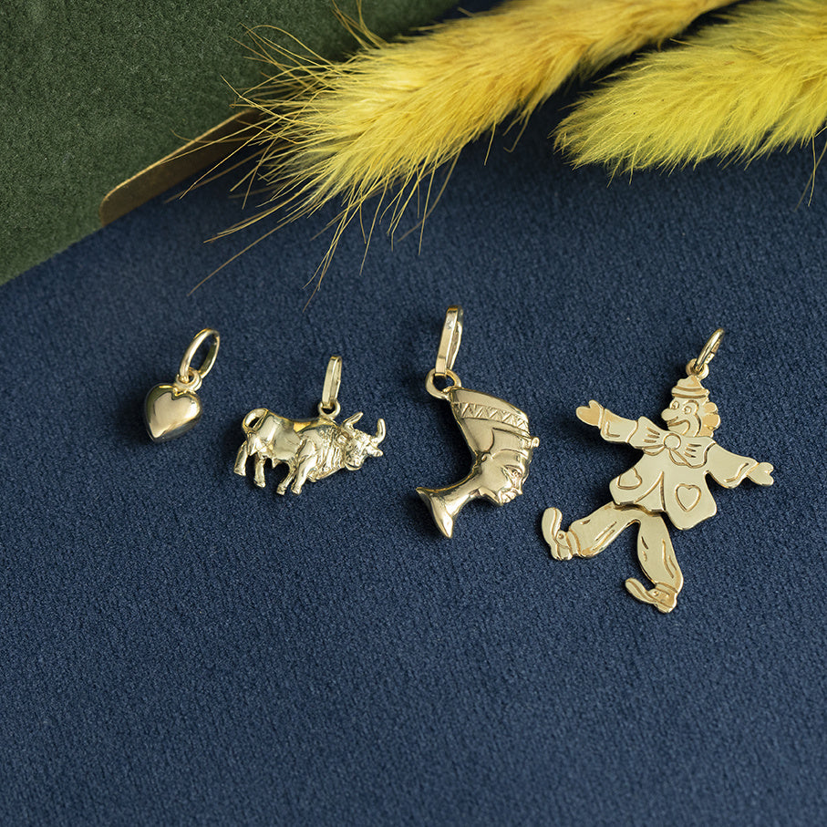 Gouden vintage Nefertiti hanger 14 krt